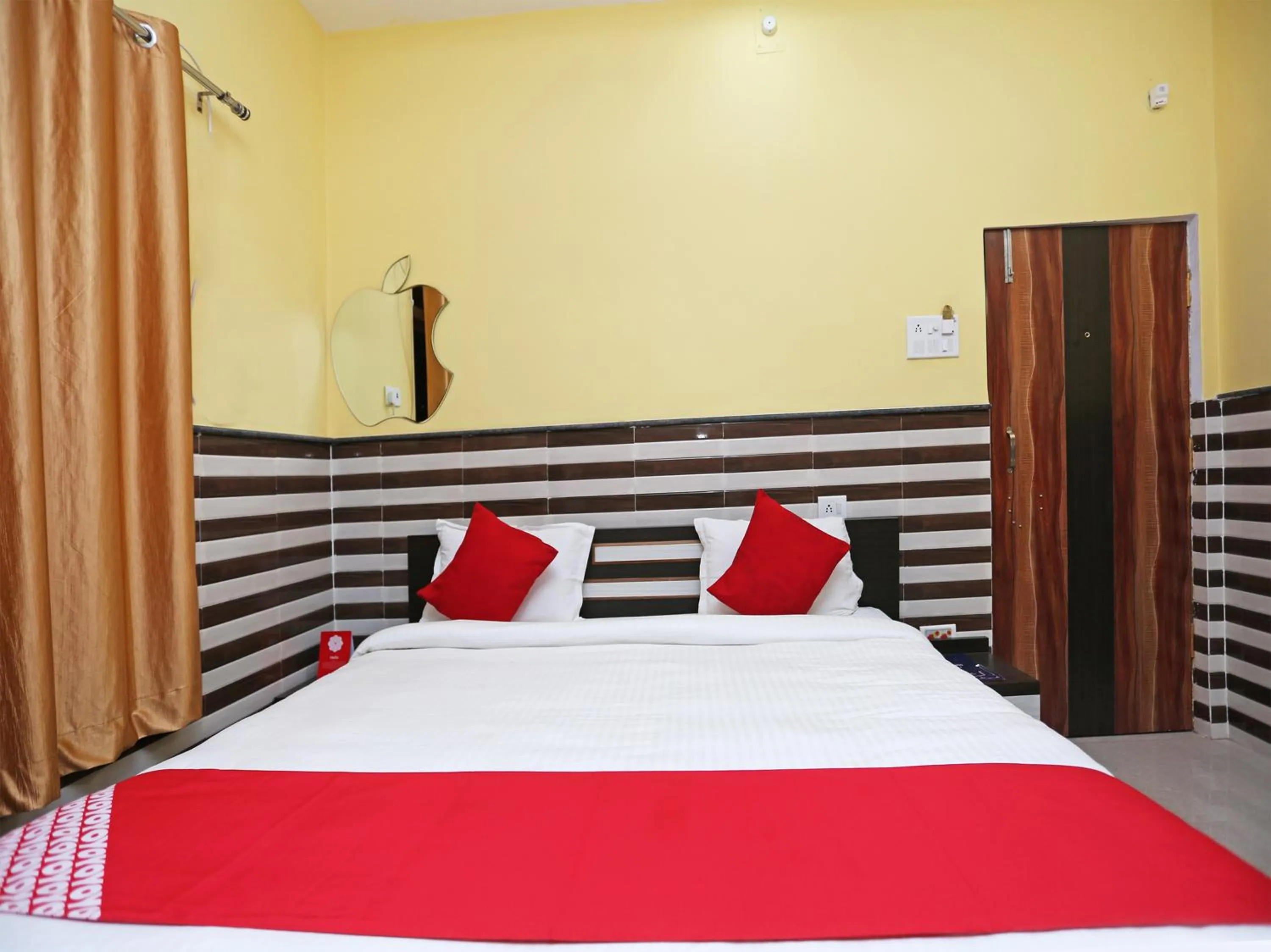 Bedroom, Bed in Hotel Bachchan Palace