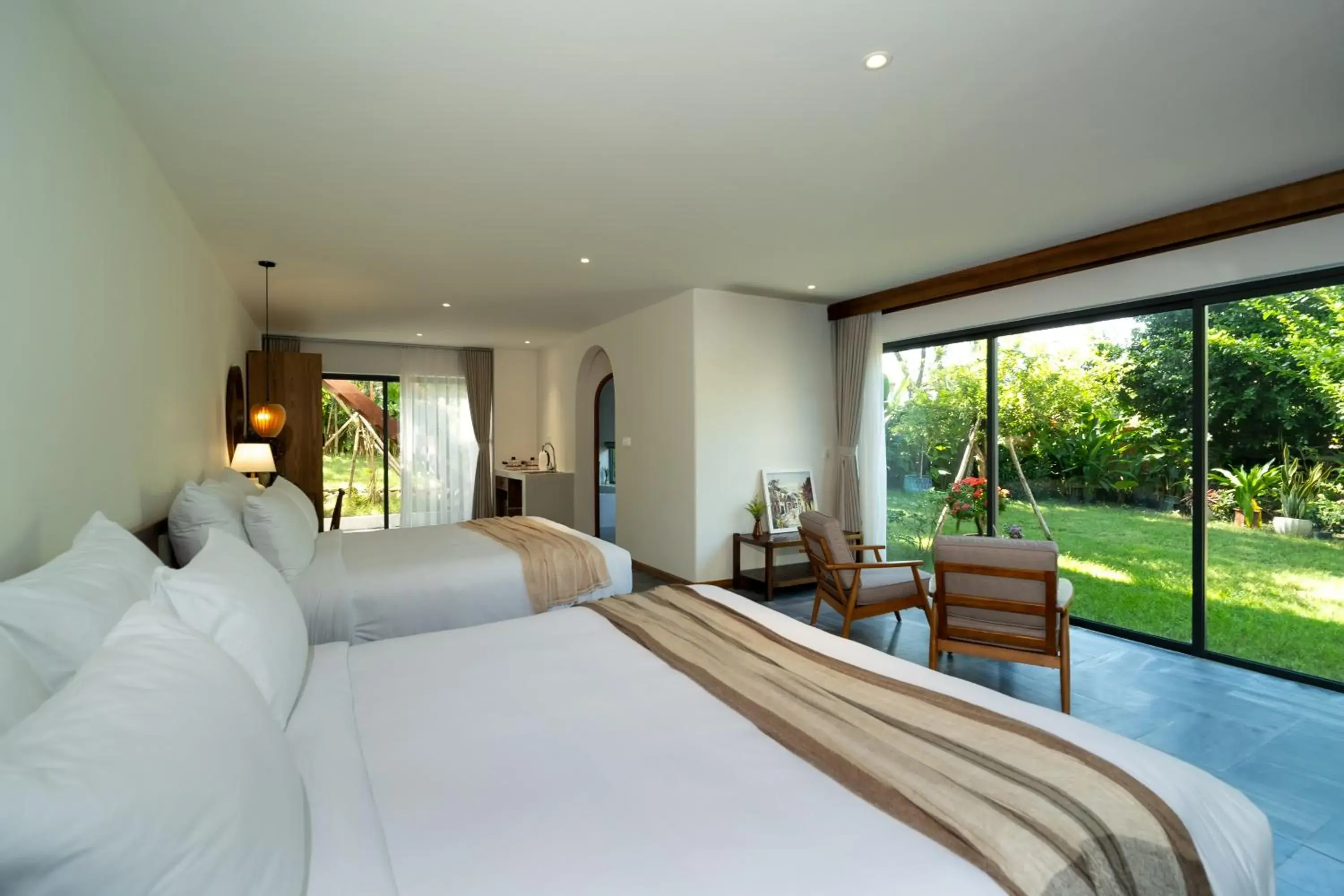 Deluxe Family Room in Shoreline Stay Deluxe Family Room in Shoreline Stay