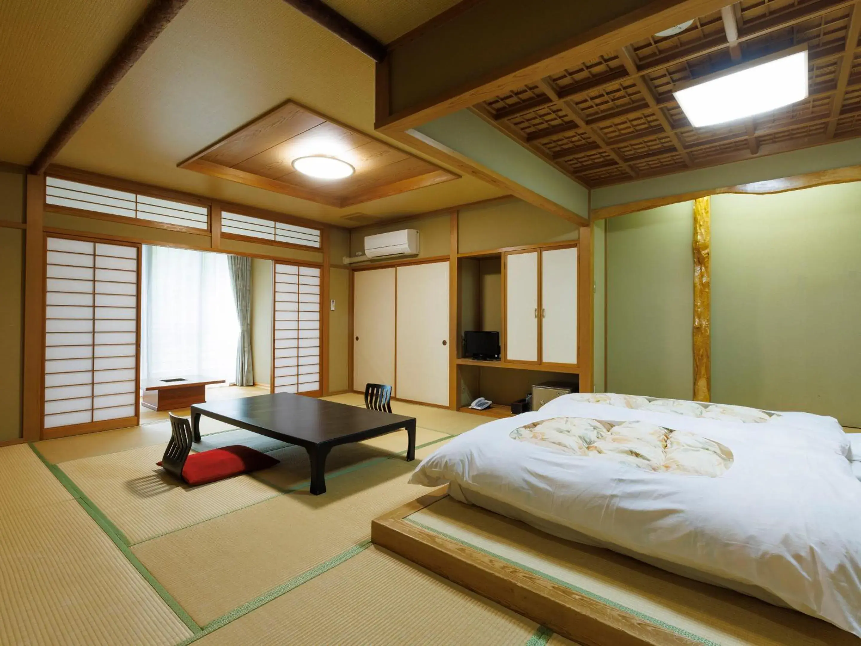 Photo of the whole room, Bed in Wakamiro Photo of the whole room, Bed in Wakamiro