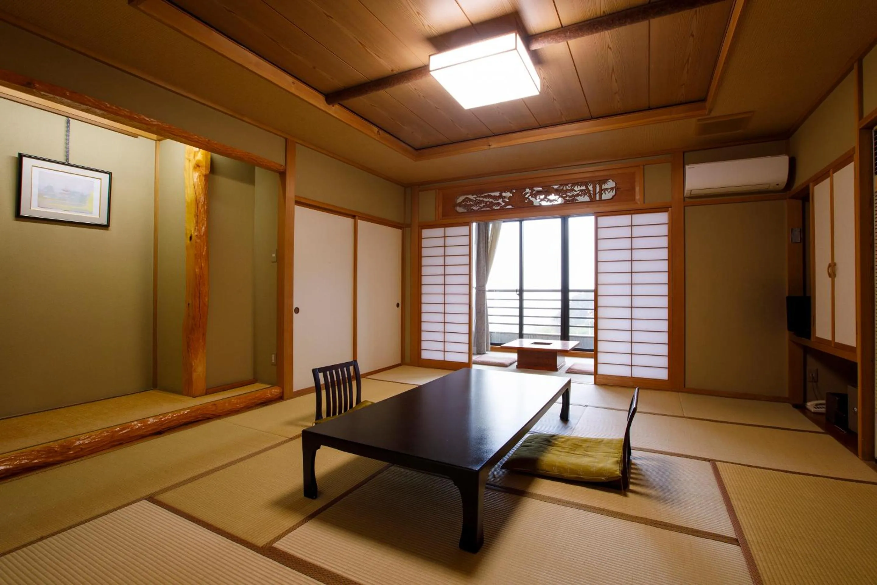Photo of the whole room in Wakamiro