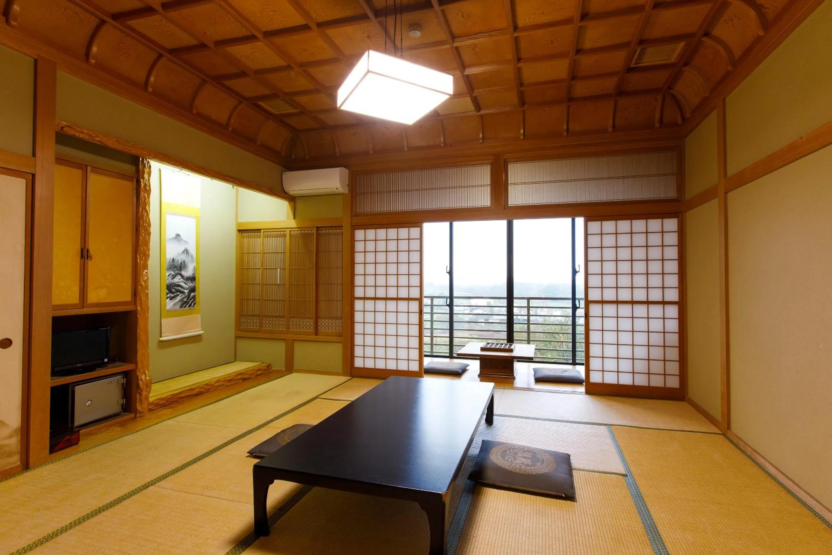 Photo of the whole room in Wakamiro