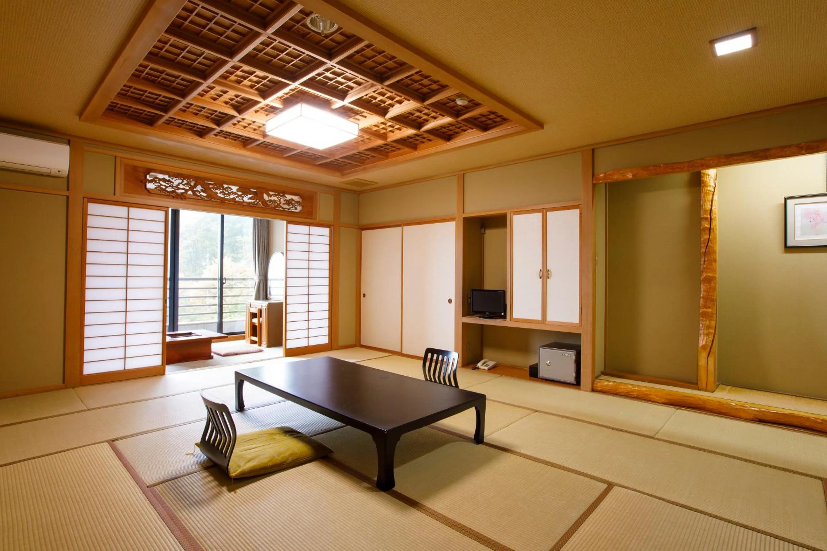 Photo of the whole room in Wakamiro