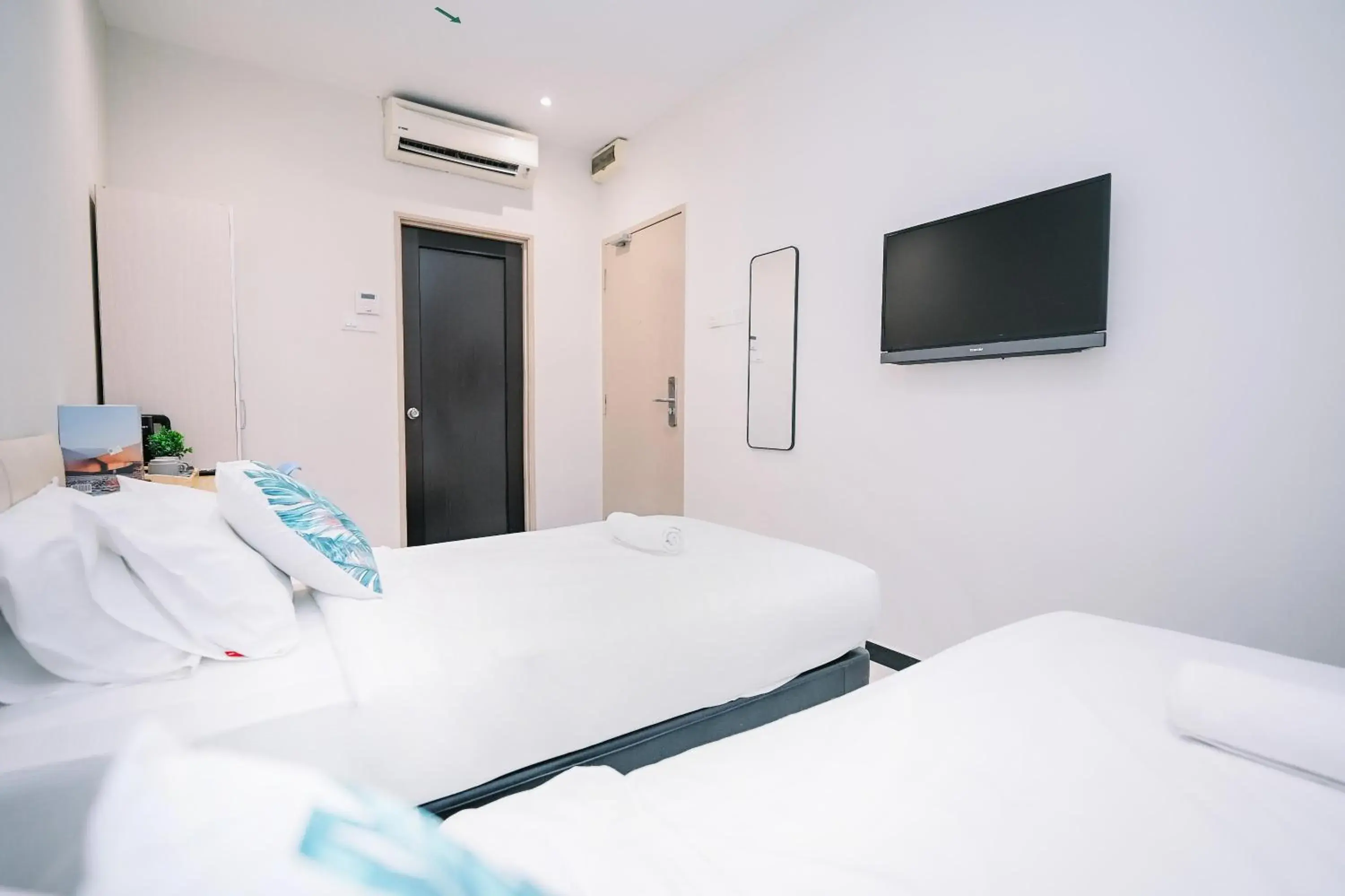 Bed in Swing & Pillows - Sunway Pyramid PJ Bed in Swing & Pillows - Sunway Pyramid PJ
