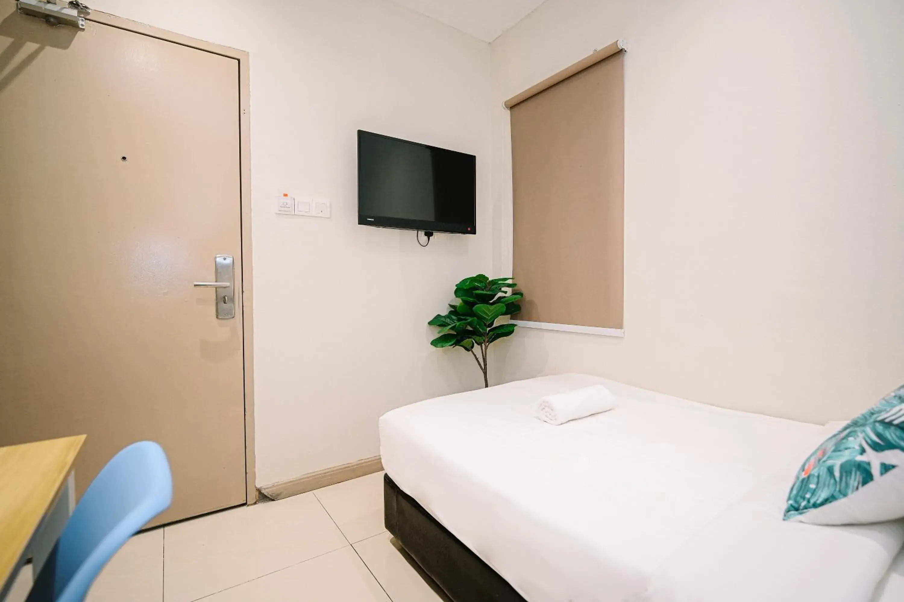 Bed in Swing & Pillows - Sunway Pyramid PJ Bed in Swing & Pillows - Sunway Pyramid PJ