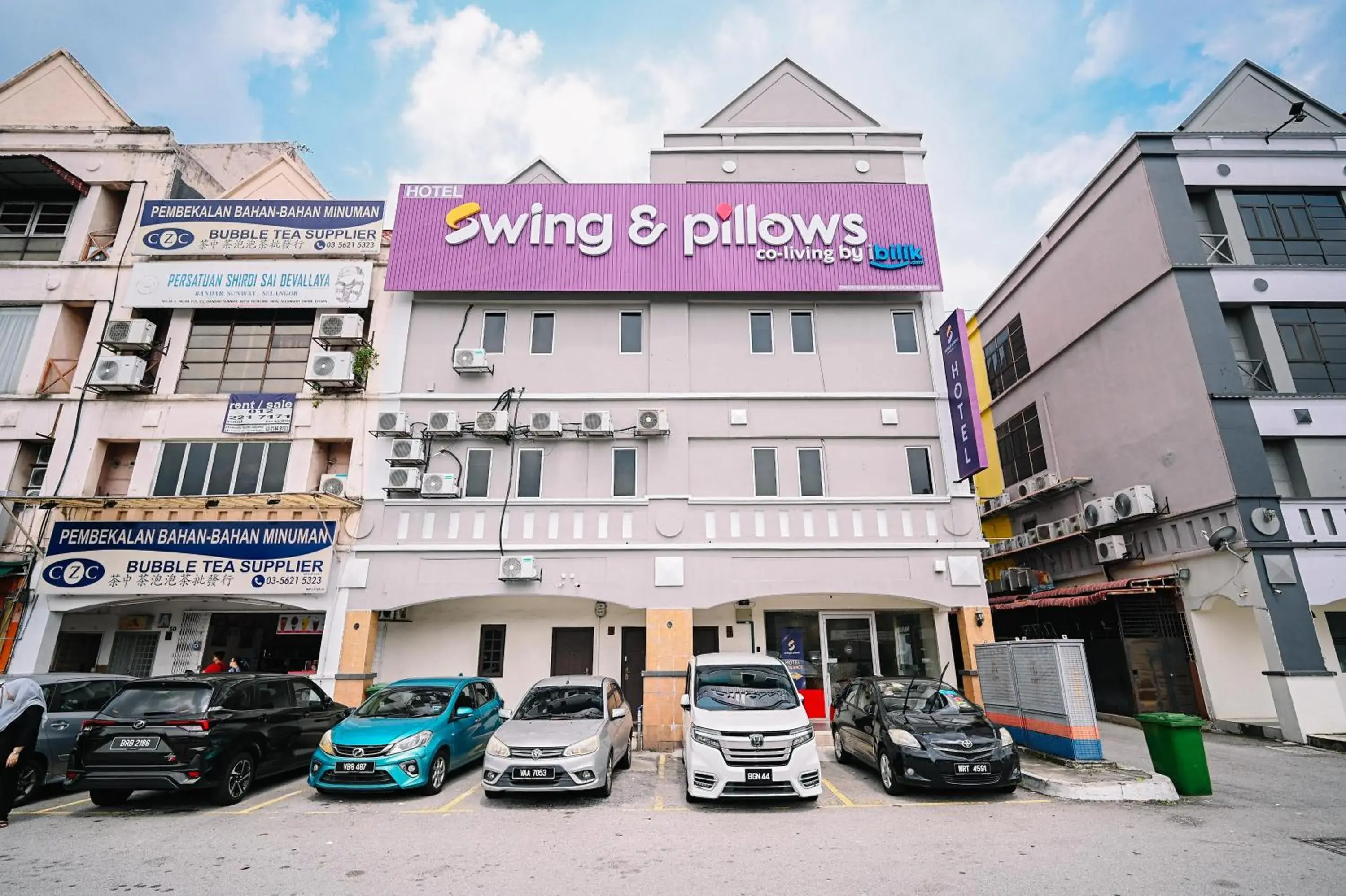 Swing & Pillows - Sunway Pyramid PJ Swing & Pillows - Sunway Pyramid PJ