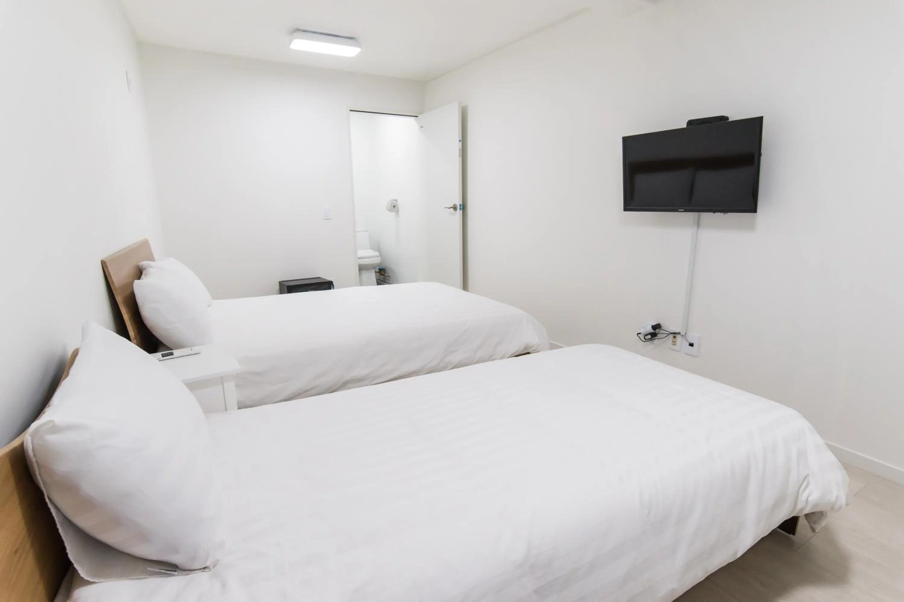 Bedroom, Bed in Kpop Haus