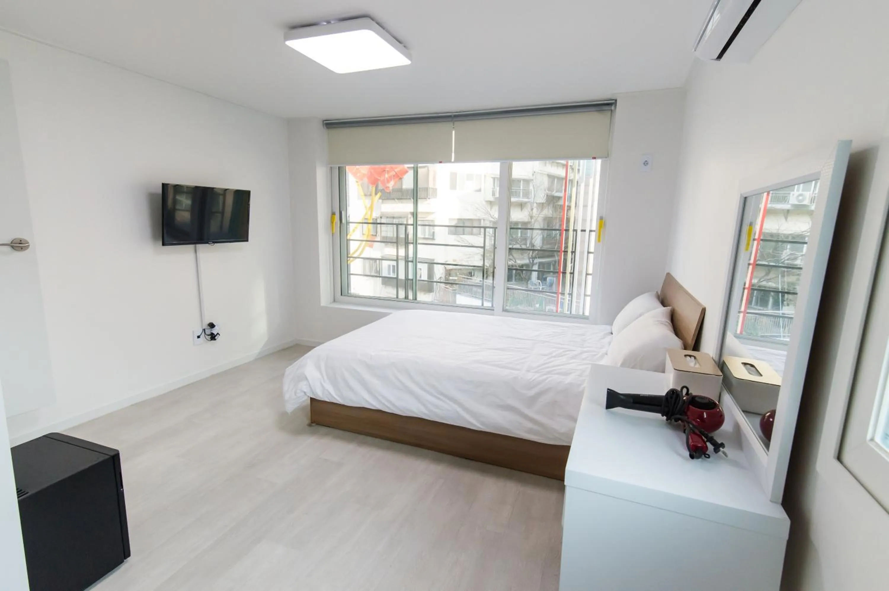 Bedroom, Bed in Kpop Haus