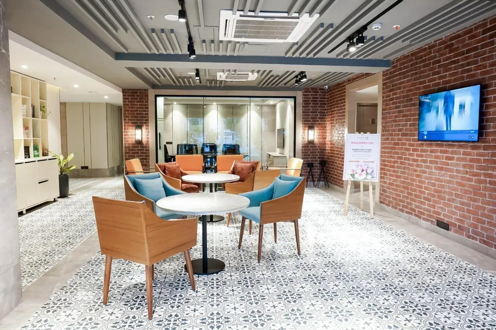 Lobby or reception in Golden Tulip Lucknow Lobby or reception in Golden Tulip Lucknow