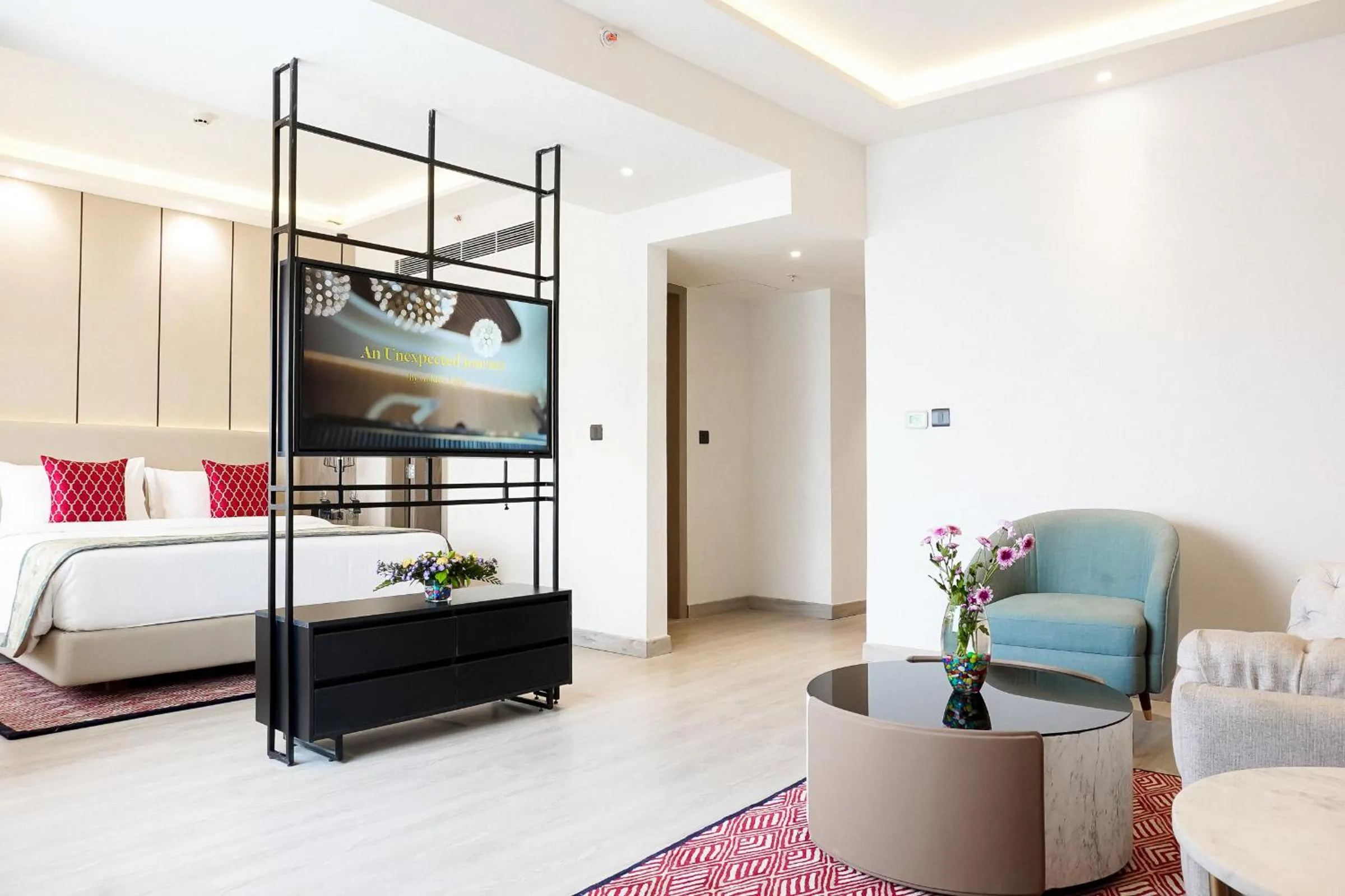 TV and multimedia, Bed in Golden Tulip Lucknow