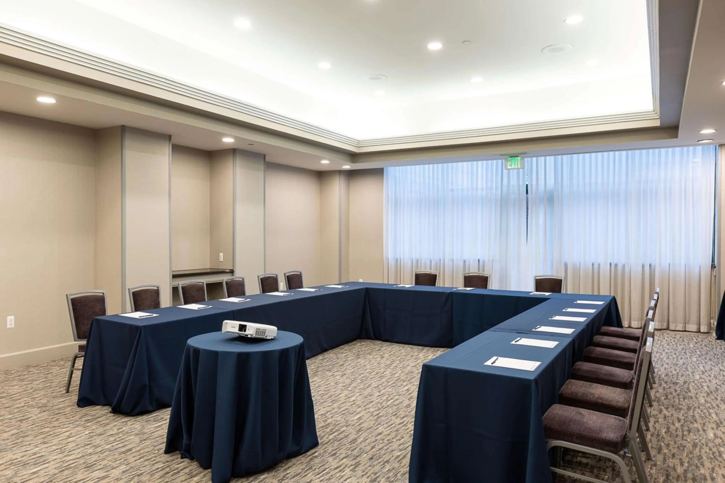 Meeting/conference room in Inn at the Colonnade Baltimore - A DoubleTree by Hilton Hotel