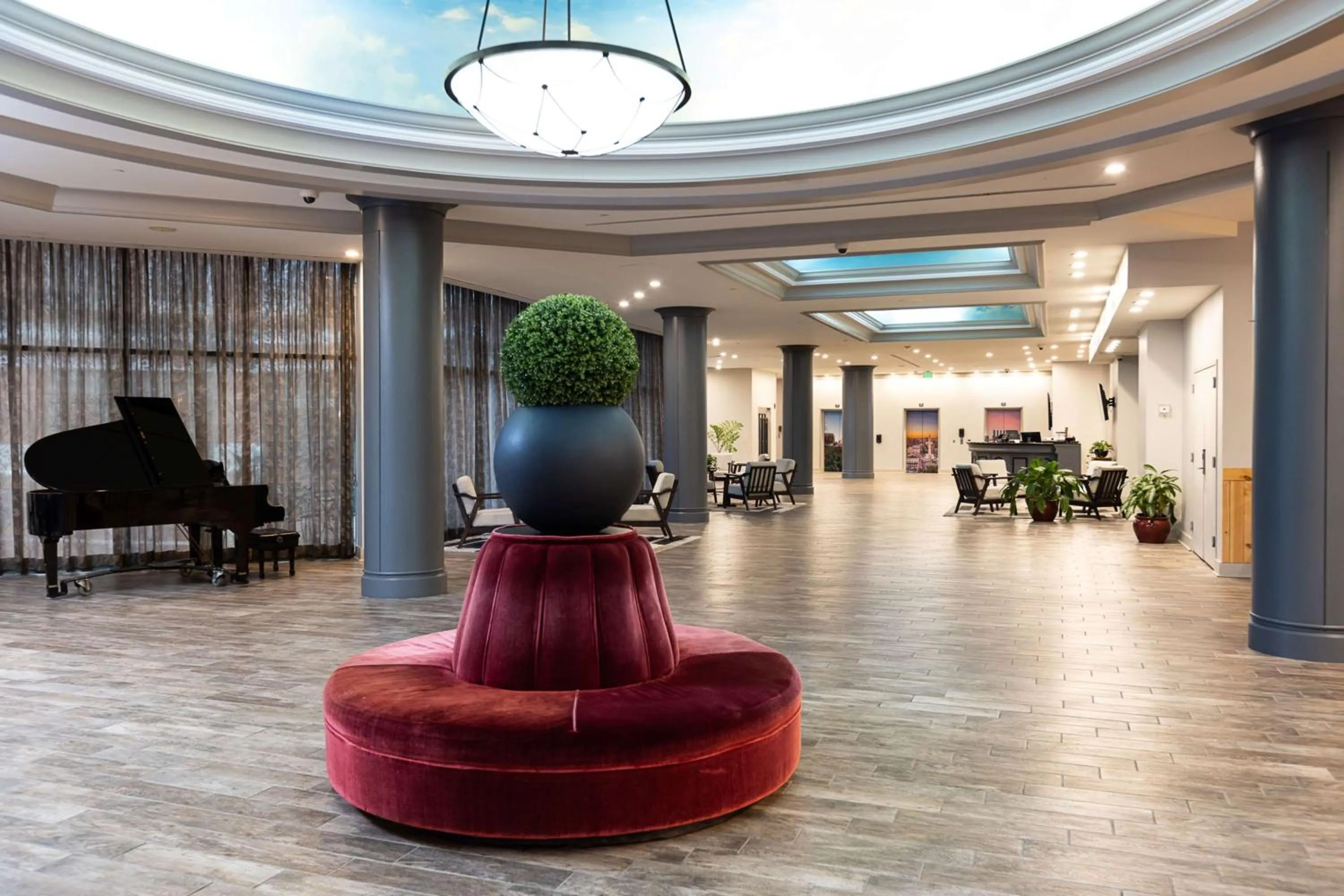 Lobby or reception in Inn at the Colonnade Baltimore - A DoubleTree by Hilton Hotel
