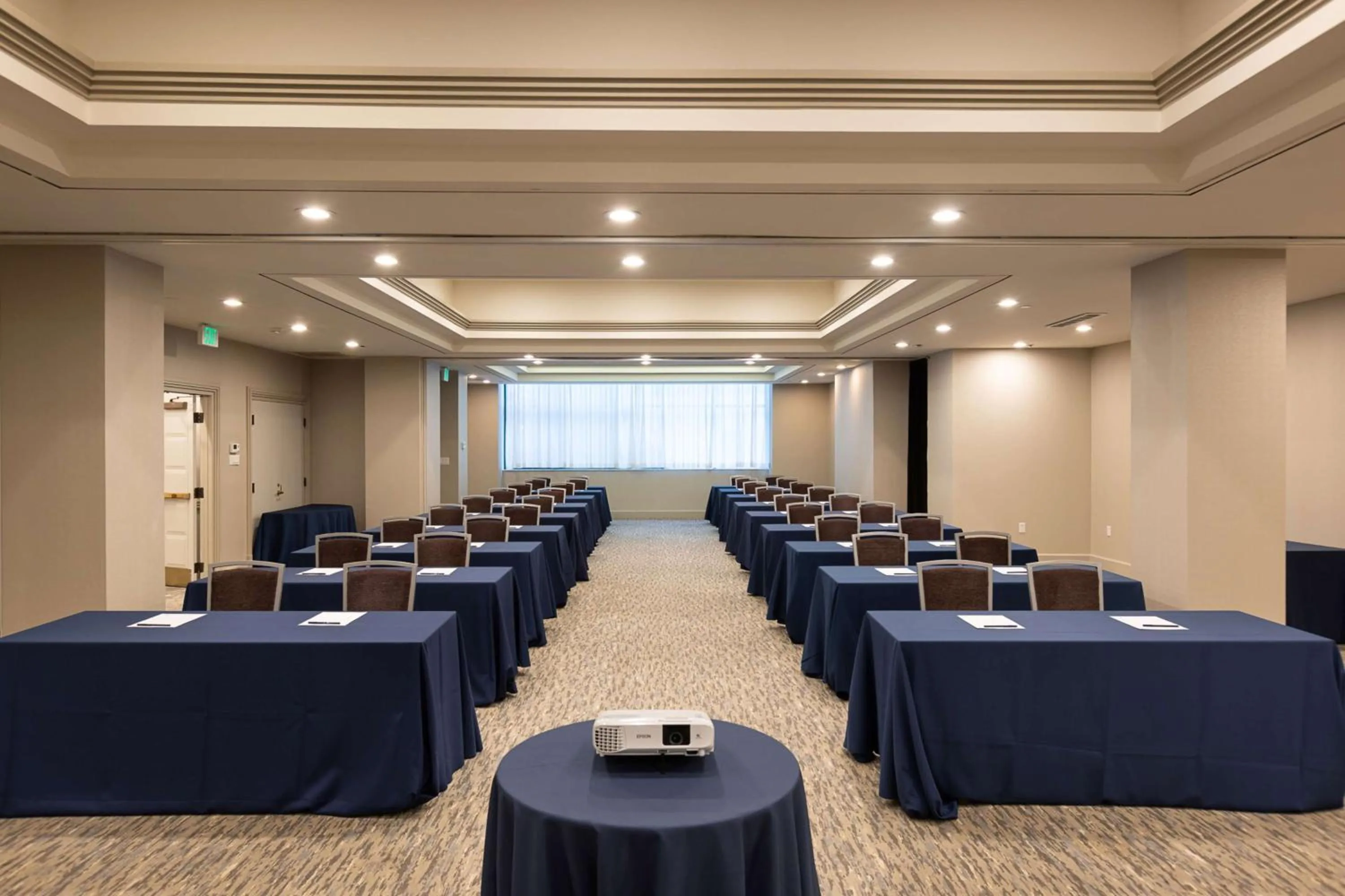 Meeting/conference room in Inn at the Colonnade Baltimore - A DoubleTree by Hilton Hotel