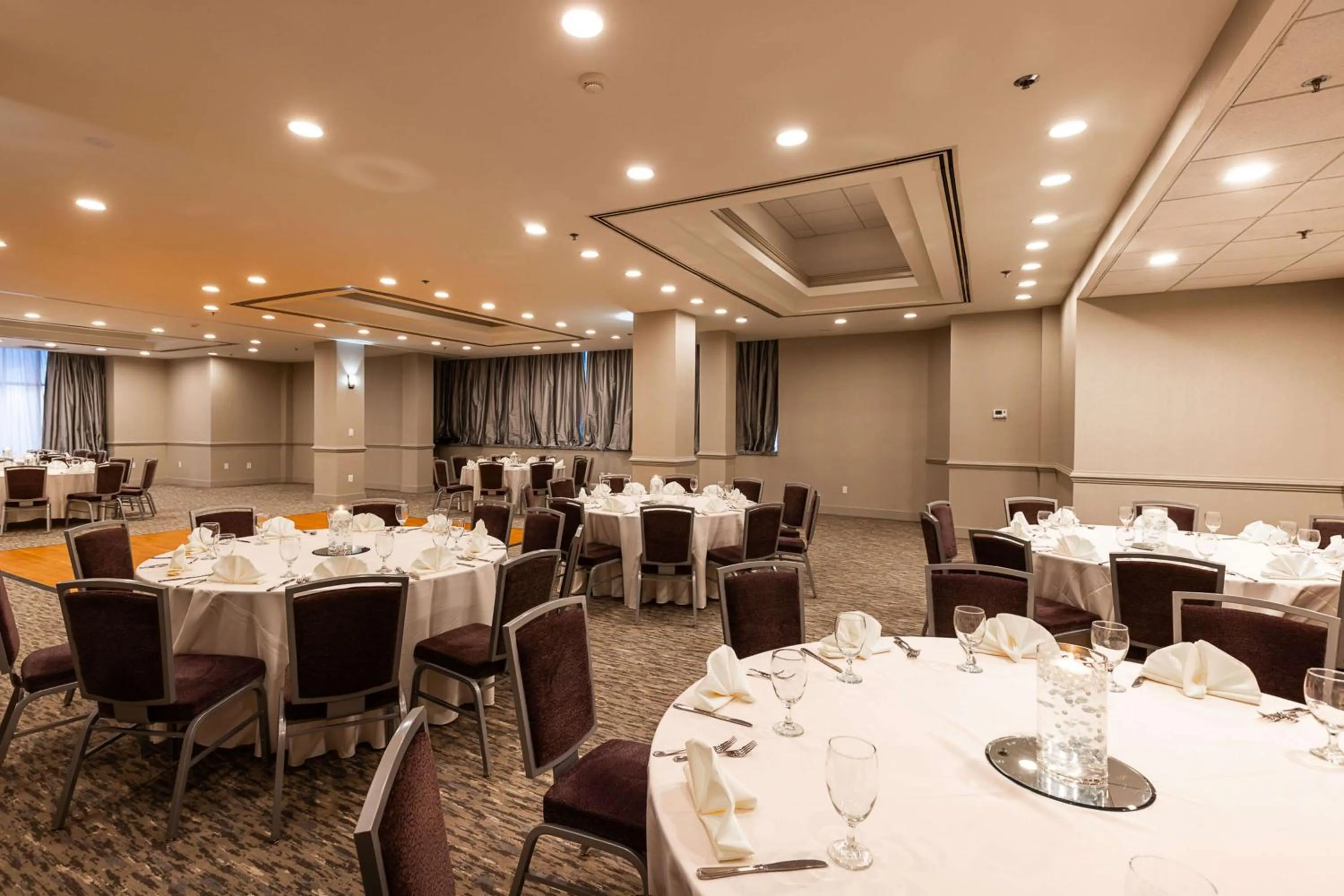 Meeting/conference room in Inn at the Colonnade Baltimore - A DoubleTree by Hilton Hotel