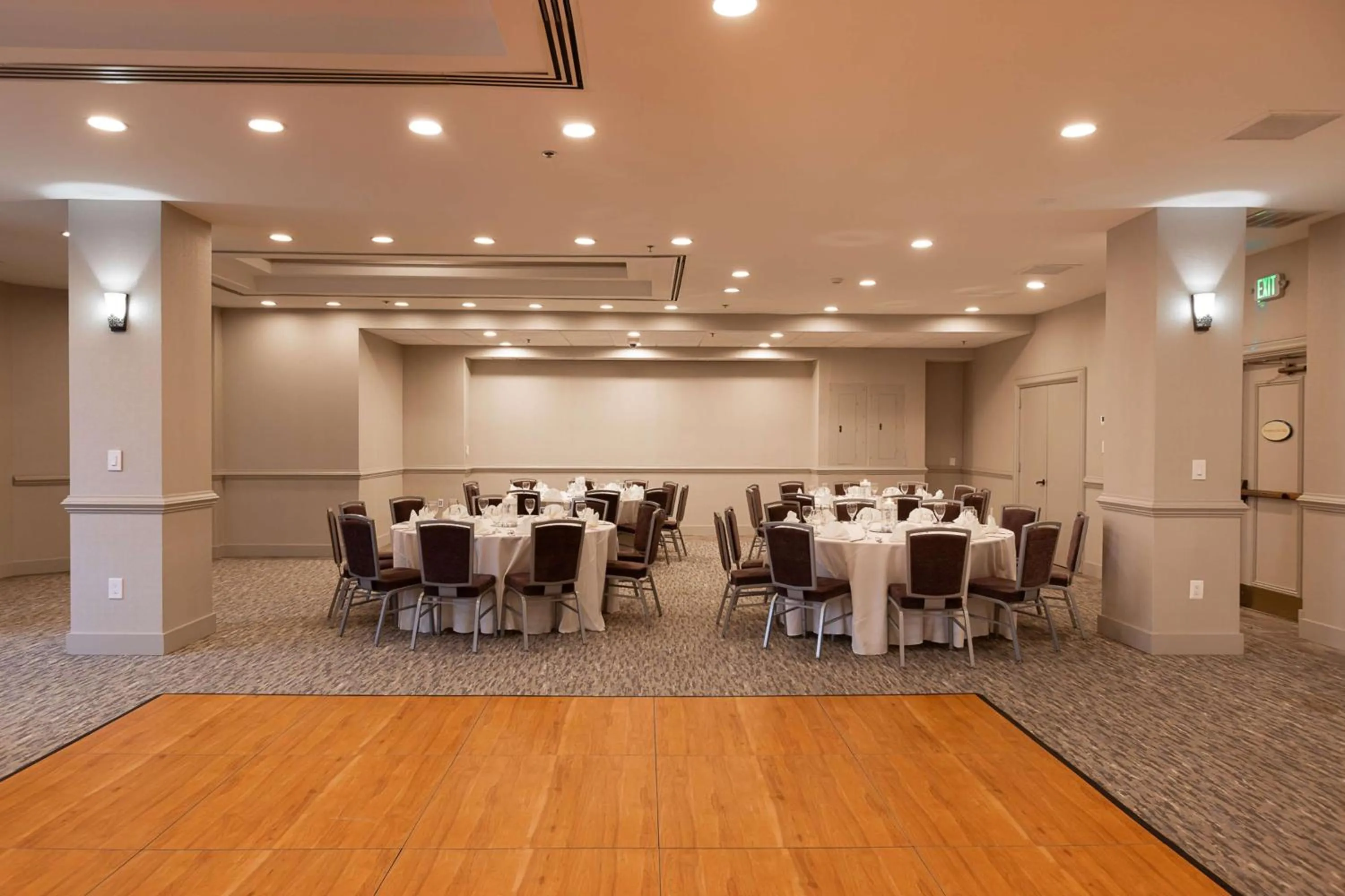 Meeting/conference room in Inn at the Colonnade Baltimore - A DoubleTree by Hilton Hotel