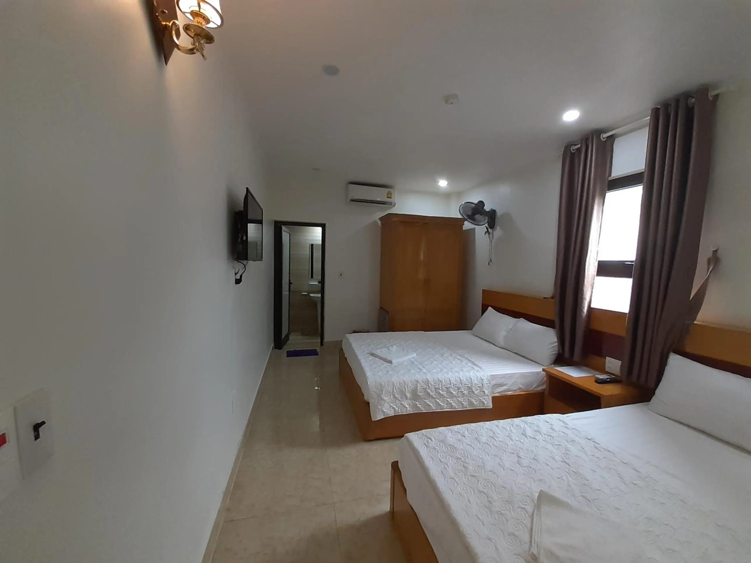 Bed in CatBa Sky View Hotel