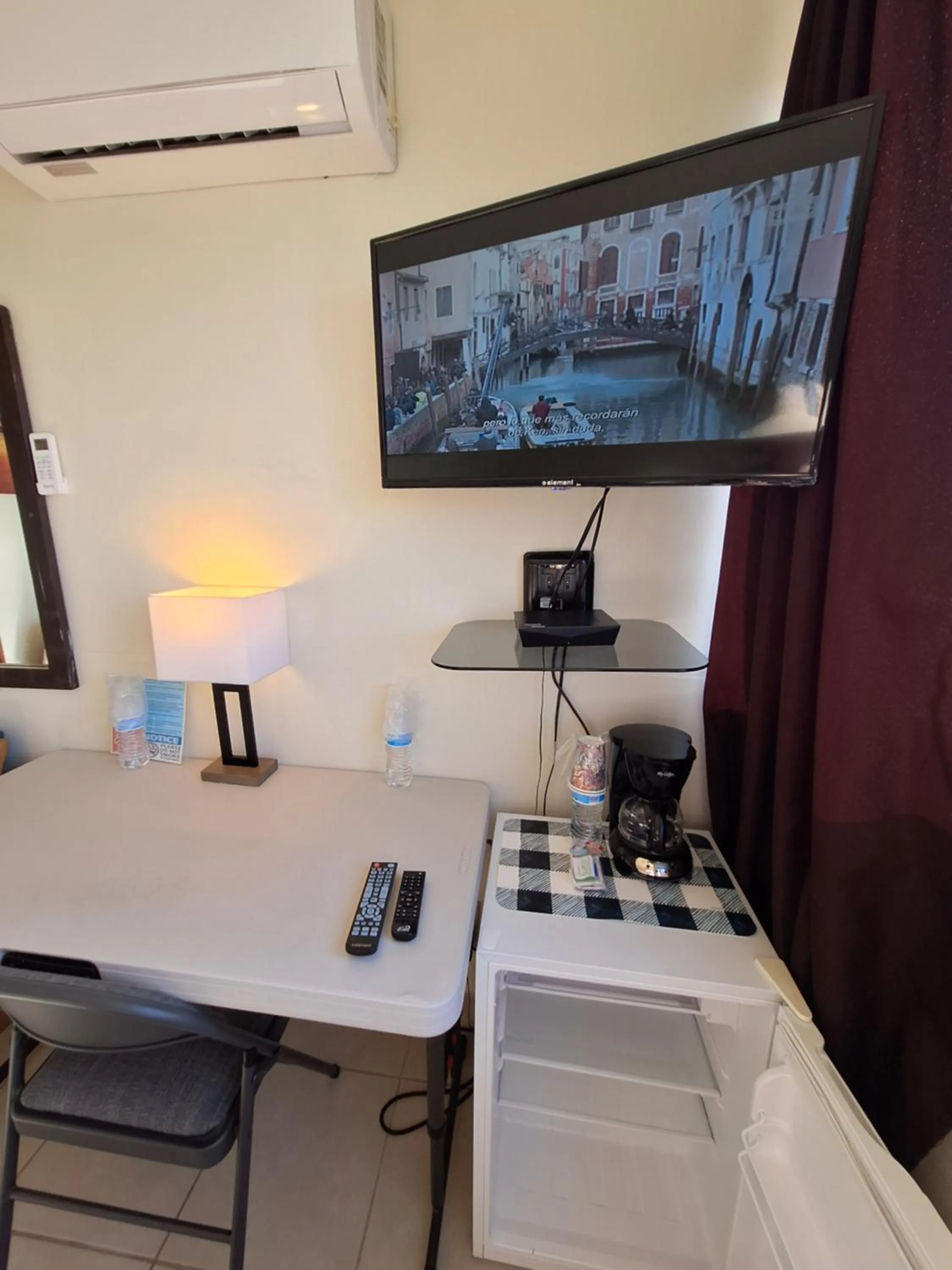 #33 Bungalow Seaside Hotel & Victors RV Park