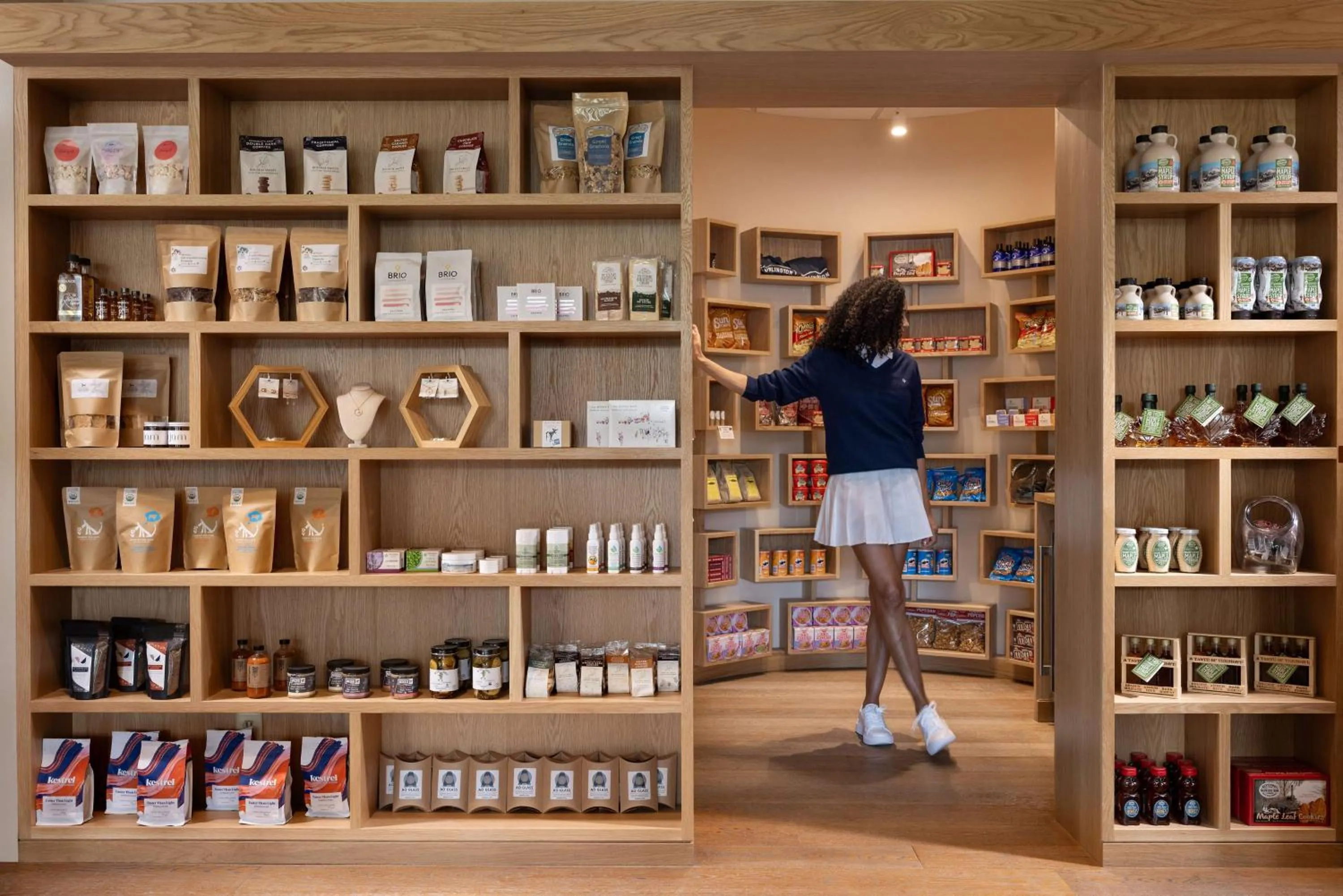 On-site shops in Hotel Champlain Burlington, Curio Collection by Hilton