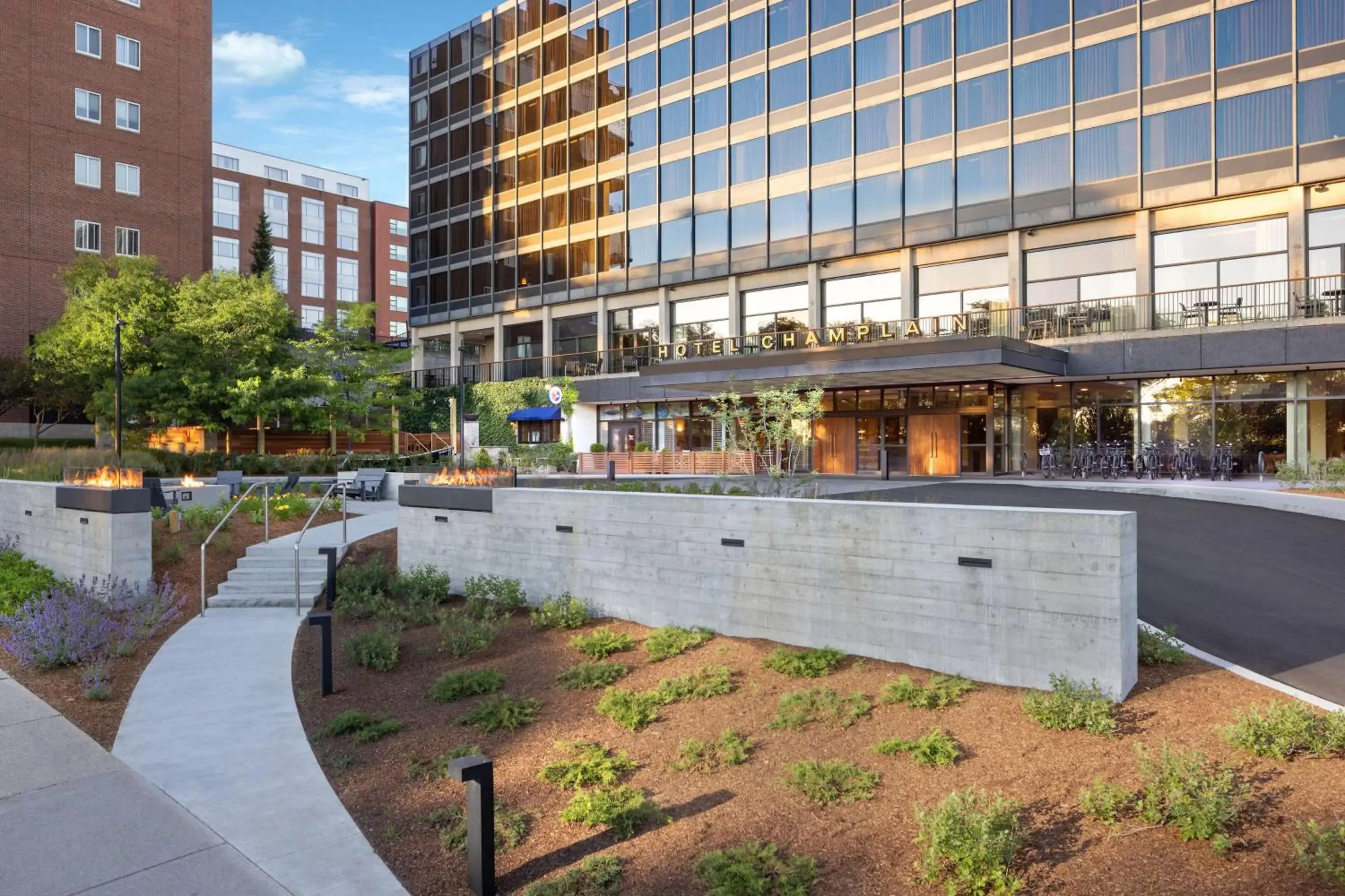 Property building in Hotel Champlain Burlington, Curio Collection by Hilton Property building in Hotel Champlain Burlington, Curio Collection by Hilton