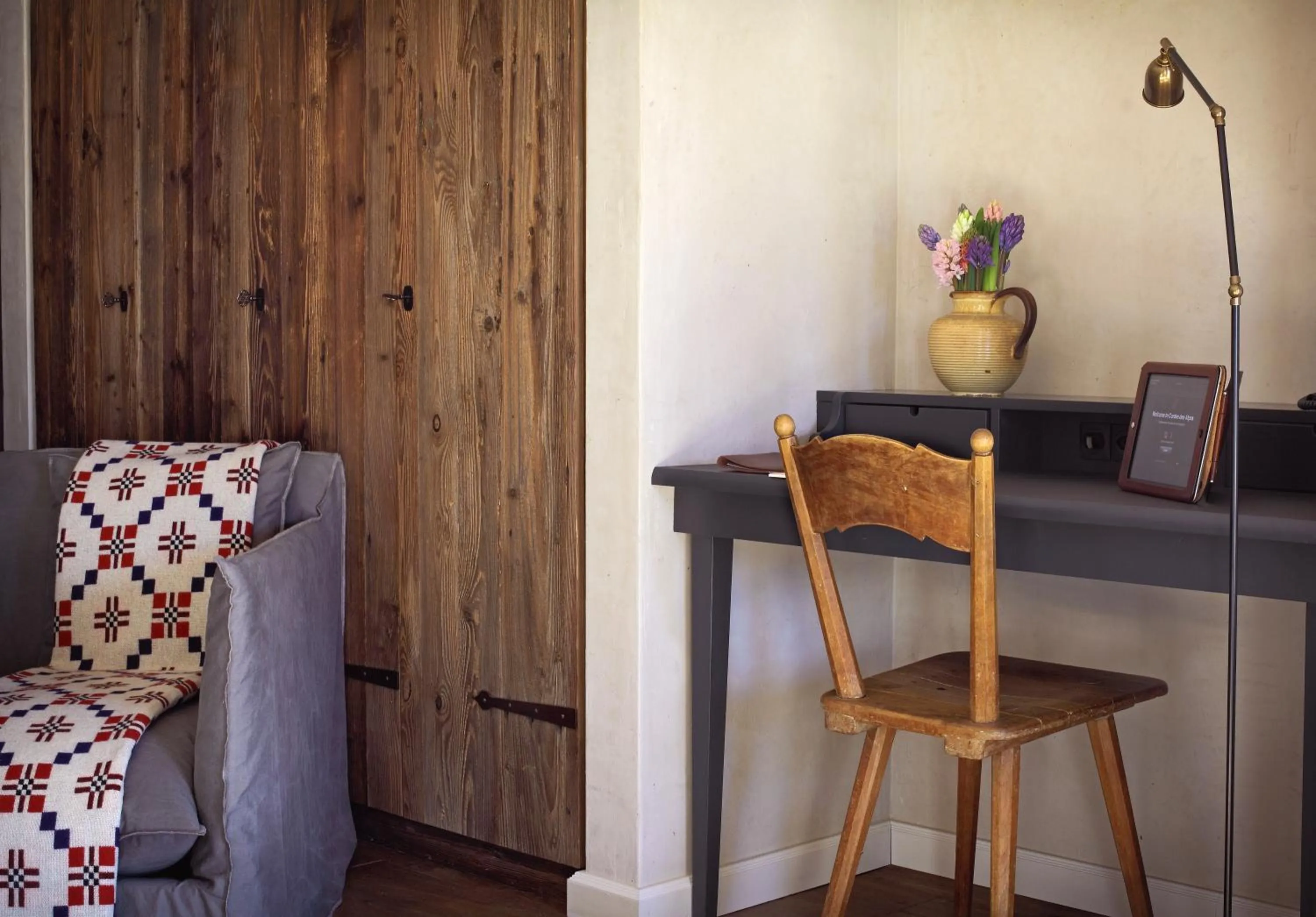 Seating area in La Cordée des Alpes SUP