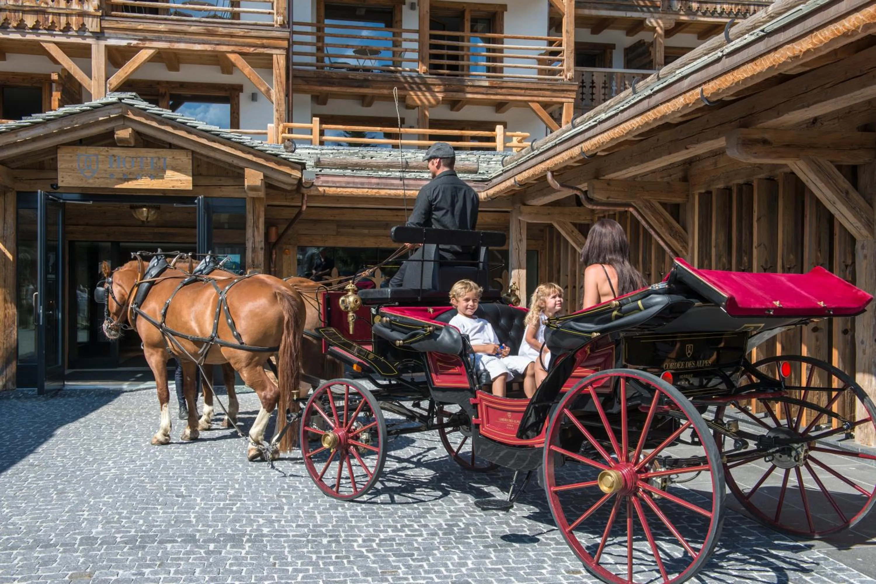 Facade/entrance in La Cordée des Alpes SUP