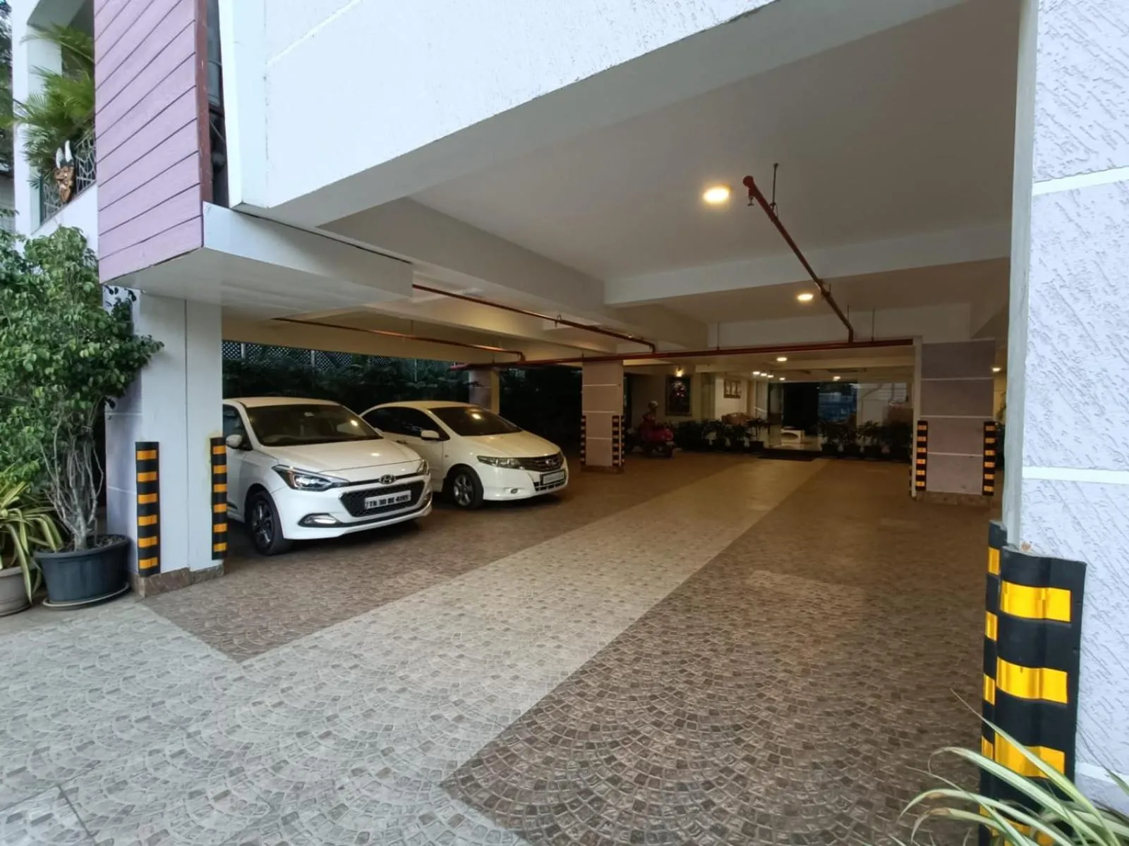 Property building in Park Avenue Suites