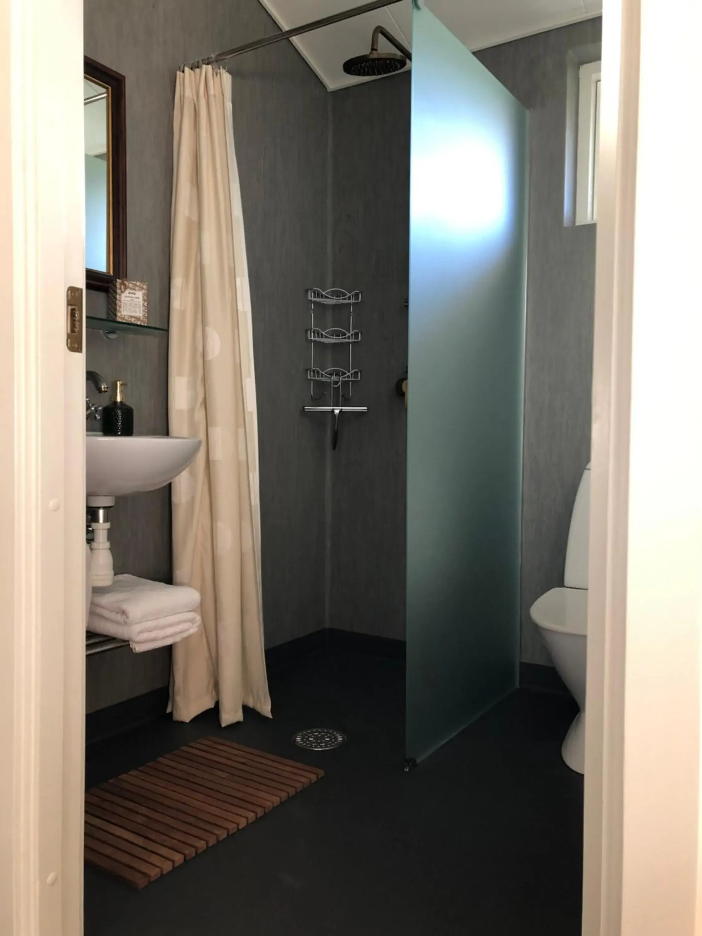 Family Room with Private Bathroom in Hotel Møllehuset Family Room with Private Bathroom in Hotel Møllehuset