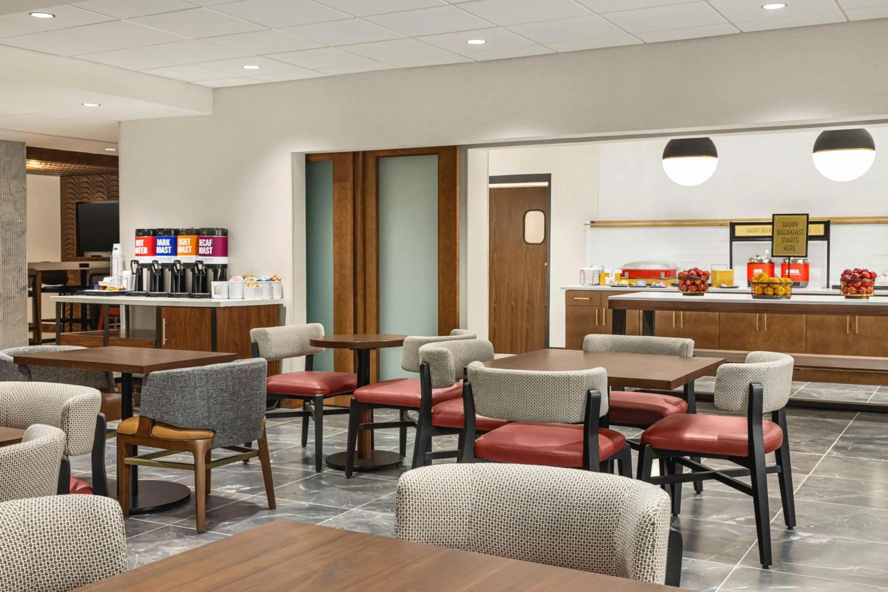 Breakfast in Hampton Inn Columbia-Downtown Historic District