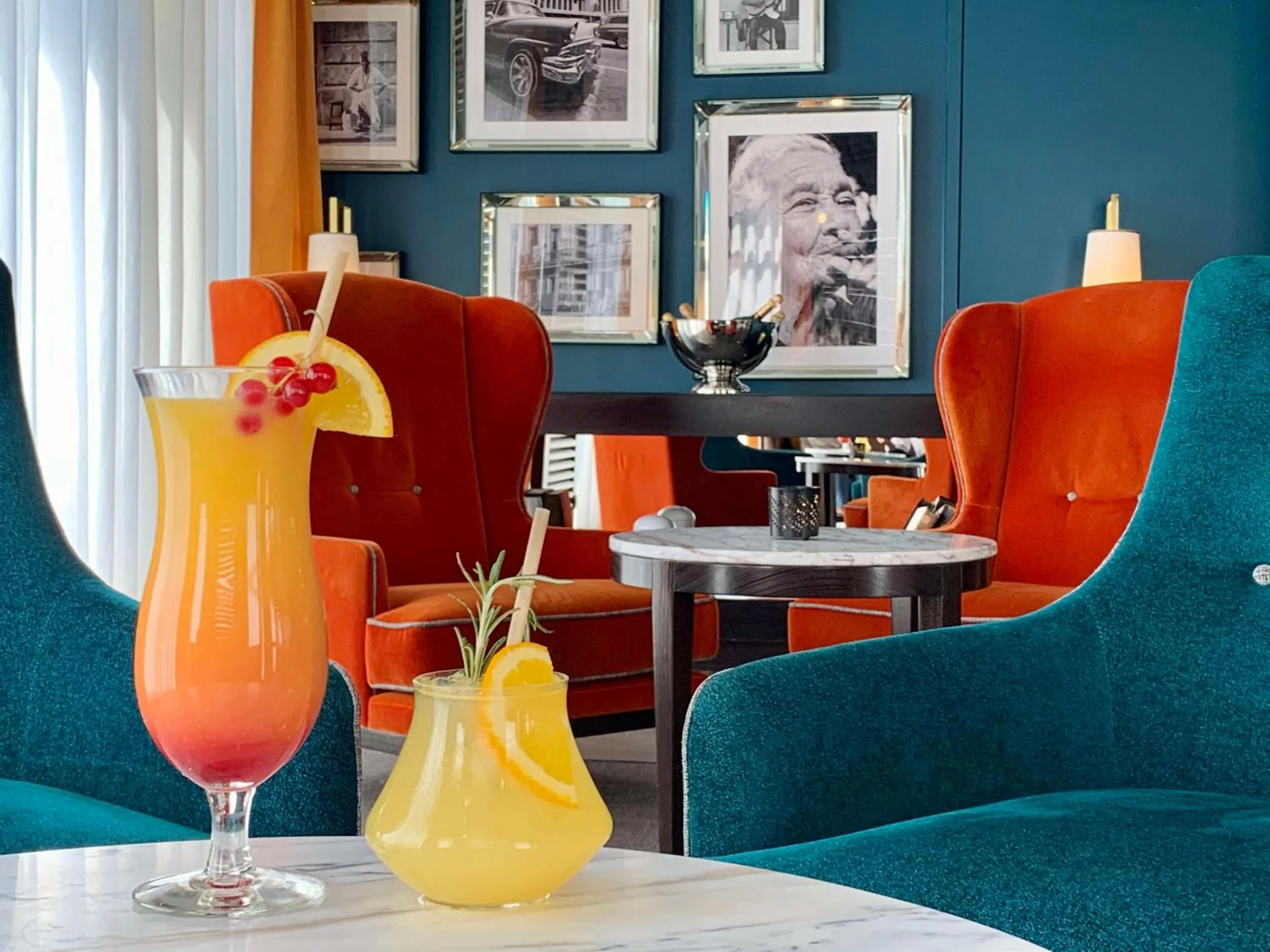 Lounge or bar in Best Western Plus Hôtel & Spa de Chassieu