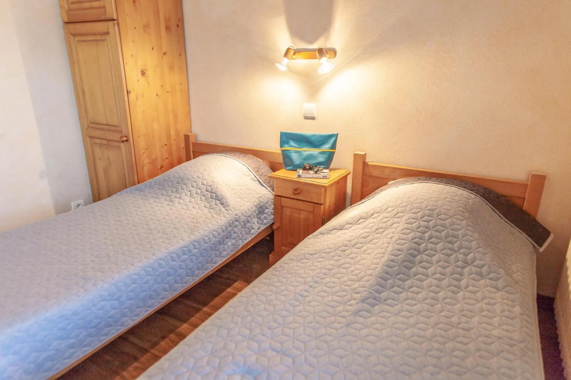 Bed in Appartements Giffre et Clesson - DAHU COMPAGNIE