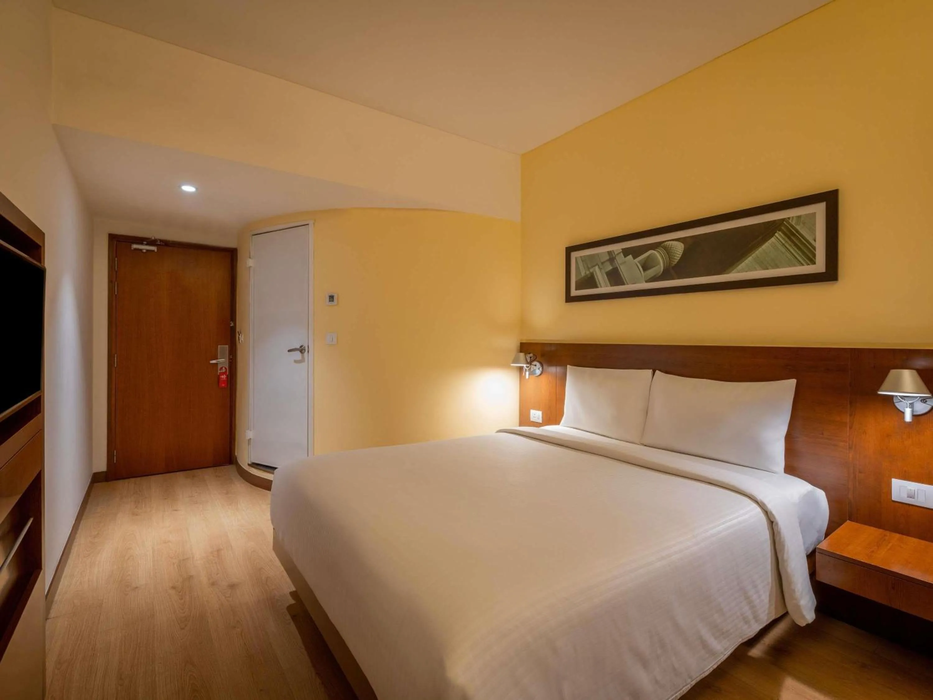 Bedroom, Bed in ibis New Delhi Aerocity - An Accor Brand