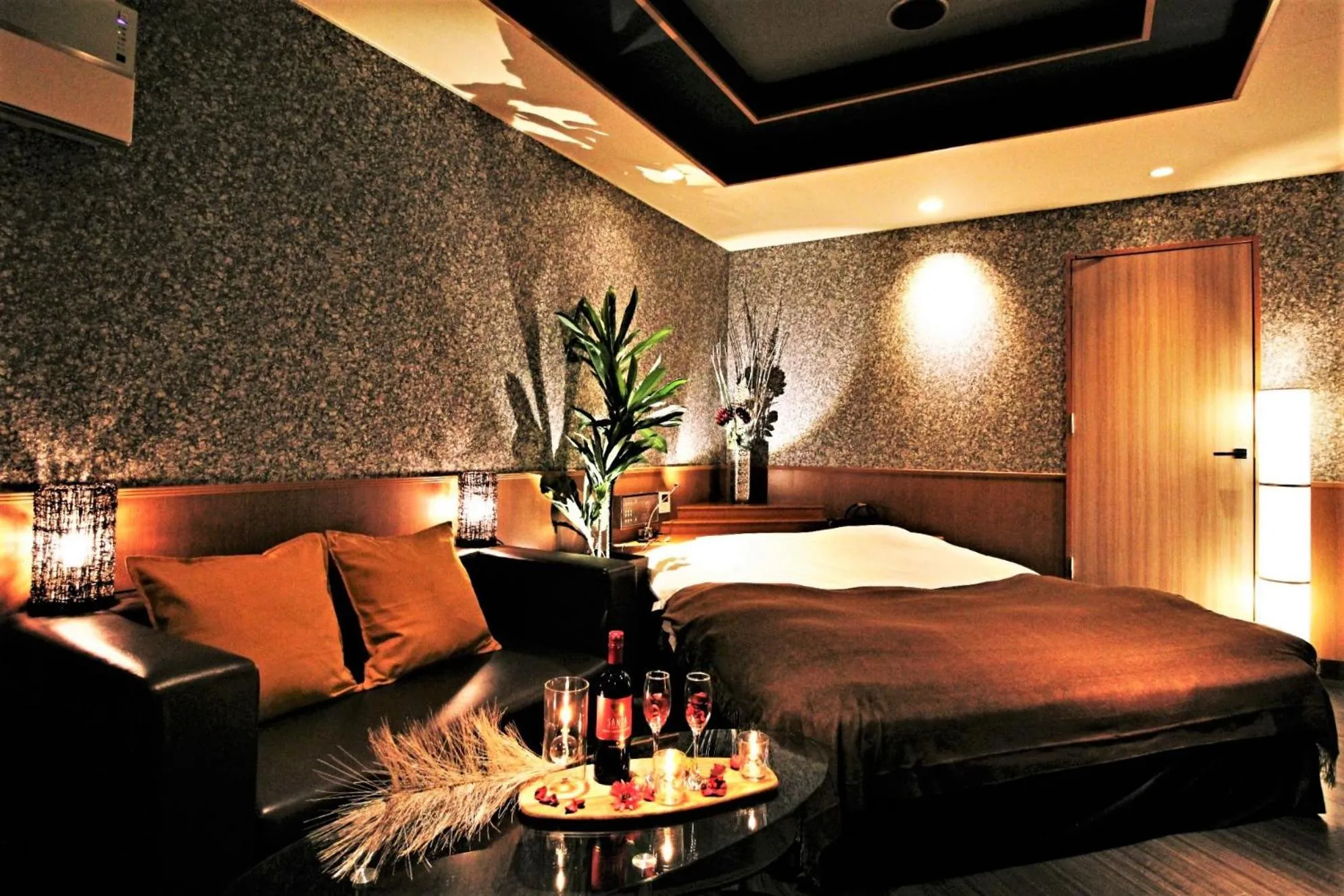 Bed in HOTEL O2 -全室人工ラドン温泉-Adult only