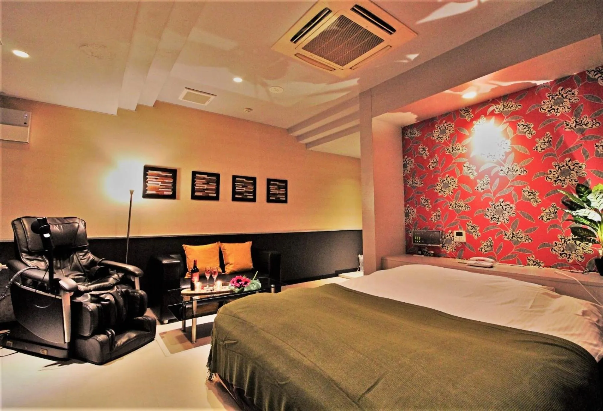 Bed in HOTEL O2 -全室人工ラドン温泉-Adult only