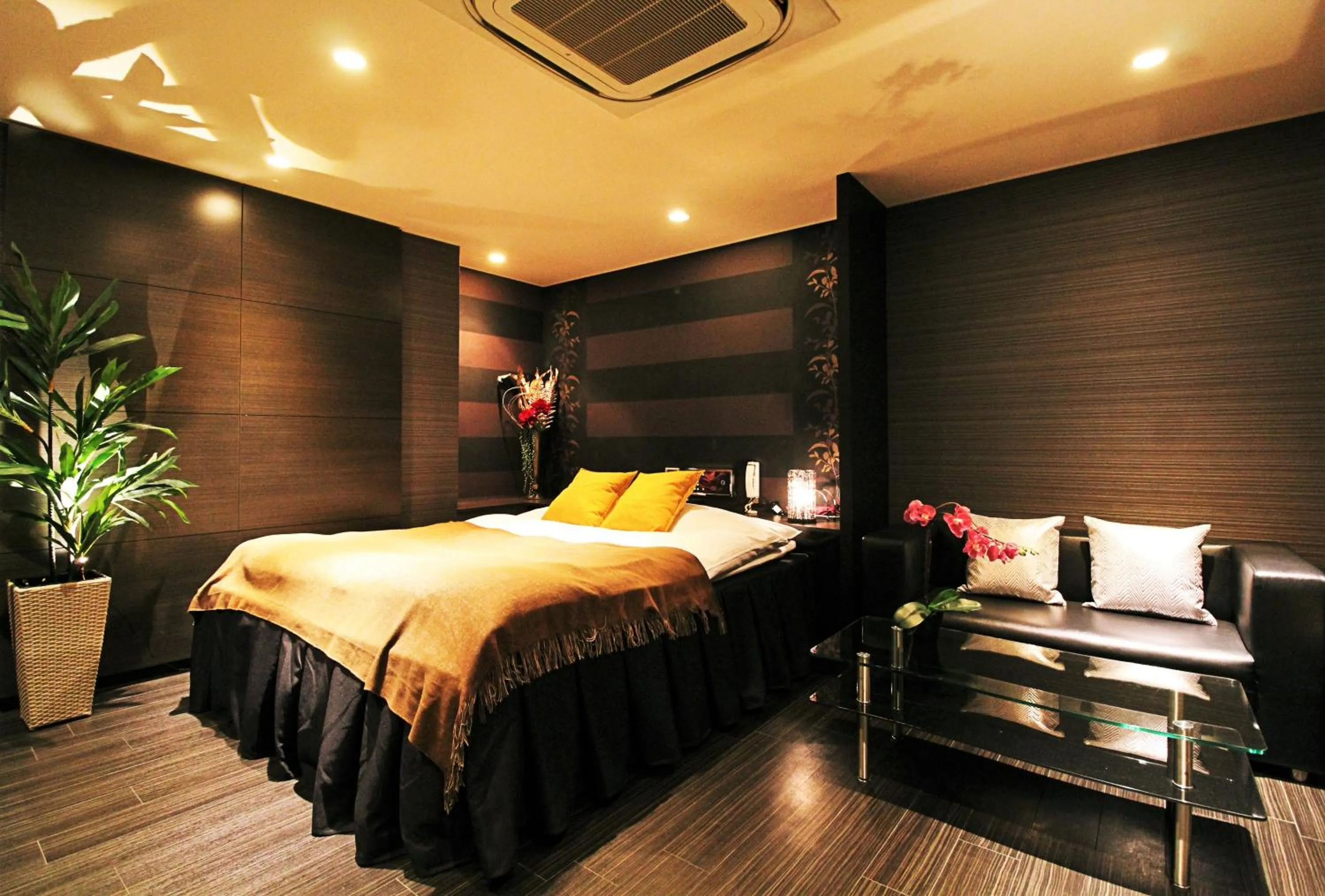 Bed in HOTEL O2 -全室人工ラドン温泉-Adult only