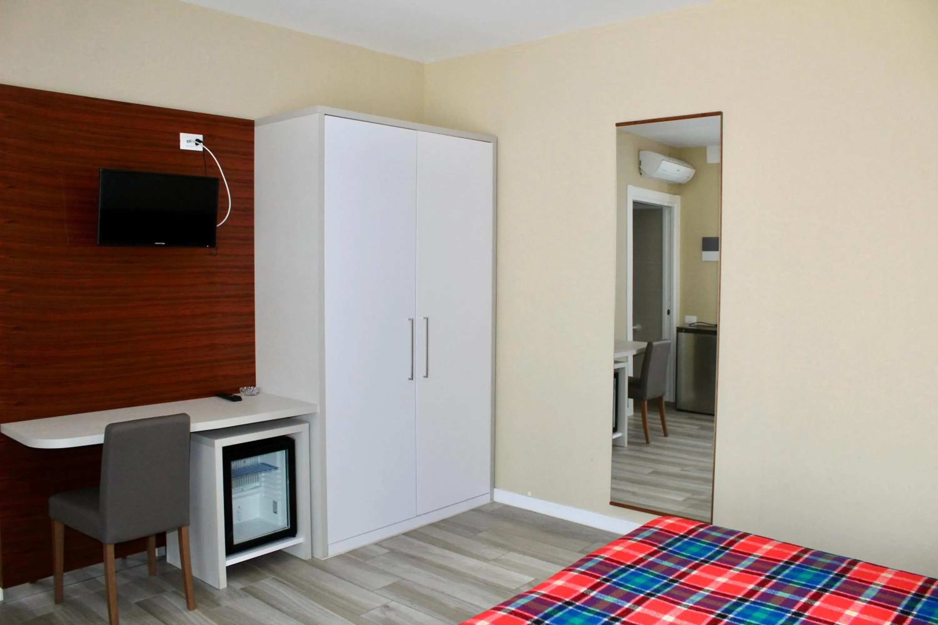 TV and multimedia, Bed in Hotel Cristina