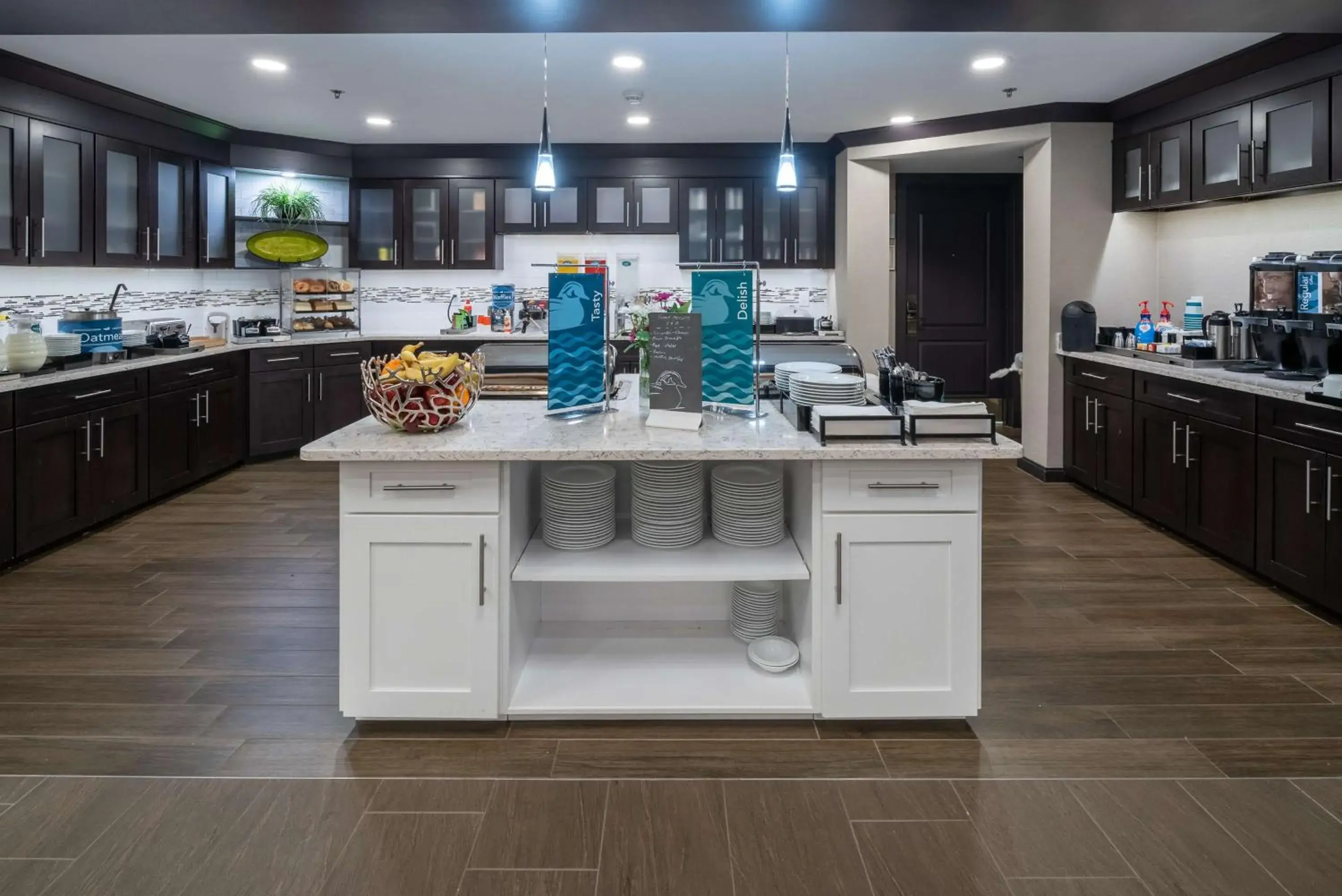 Breakfast in Homewood Suites by Hilton Philadelphia-Valley Forge Breakfast in Homewood Suites by Hilton Philadelphia-Valley Forge