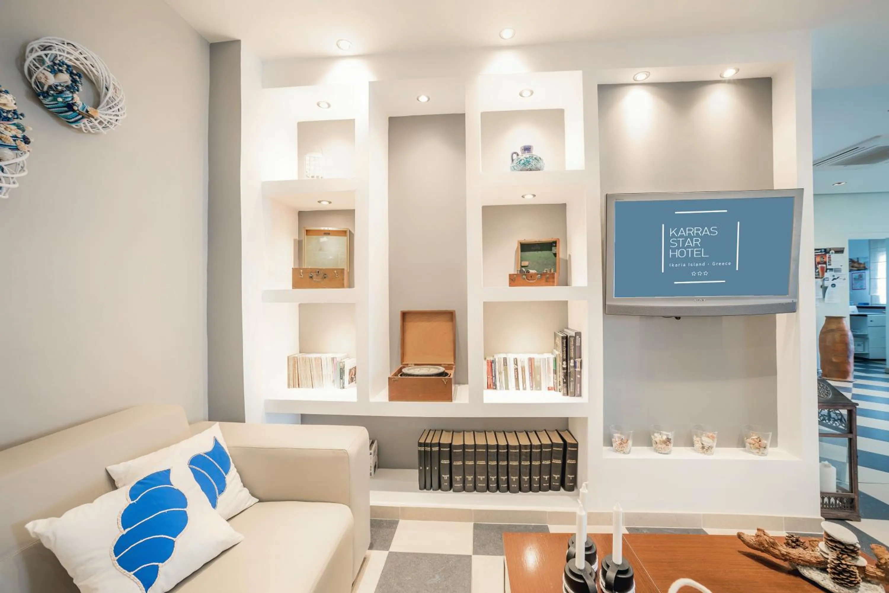 Communal lounge/ TV room in Karras Star Hotel