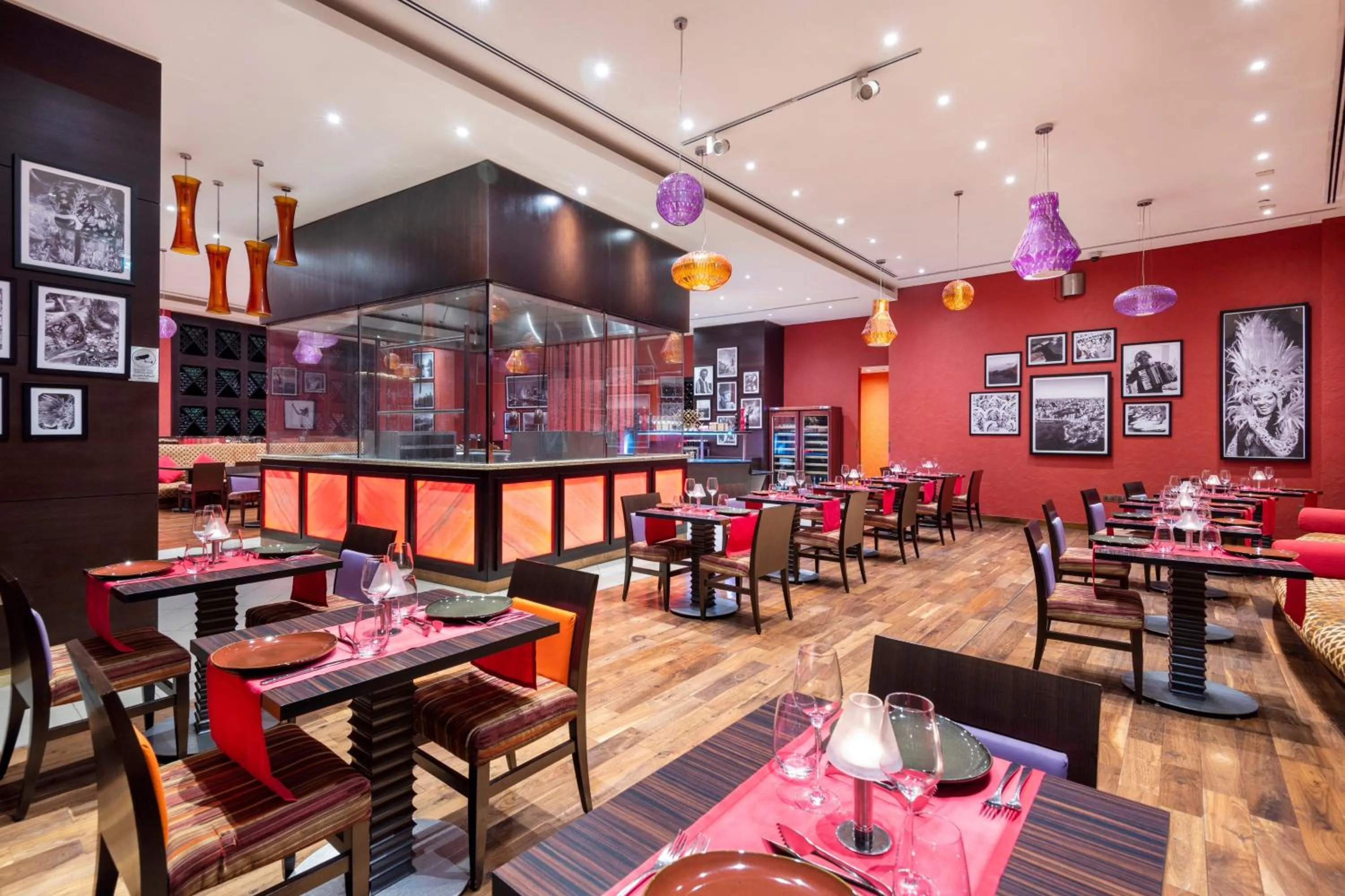 Restaurant/places to eat in Crowne Plaza Doha - The Business Park by IHG