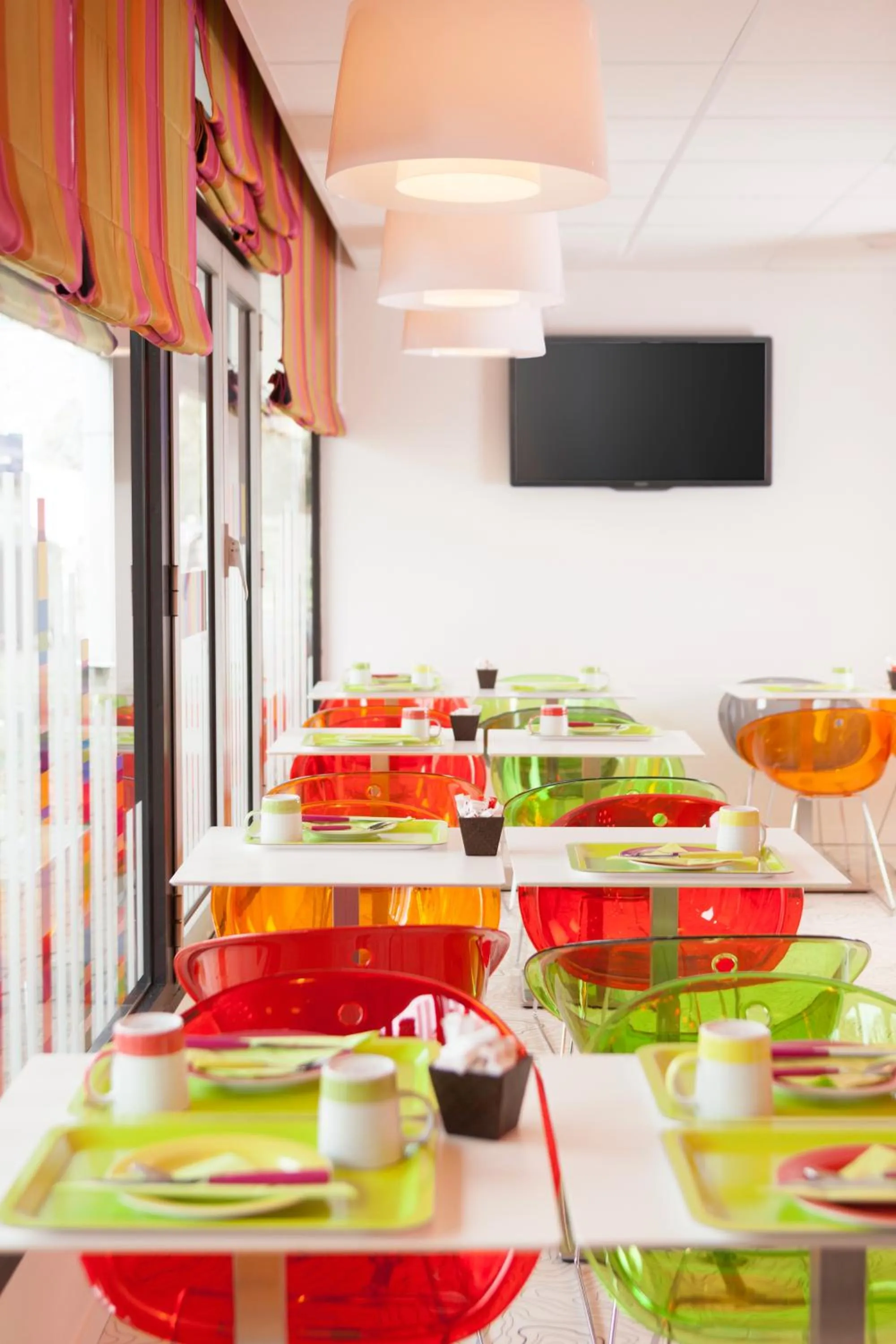 Restaurant/places to eat in ibis Styles Bordeaux Saint Médard