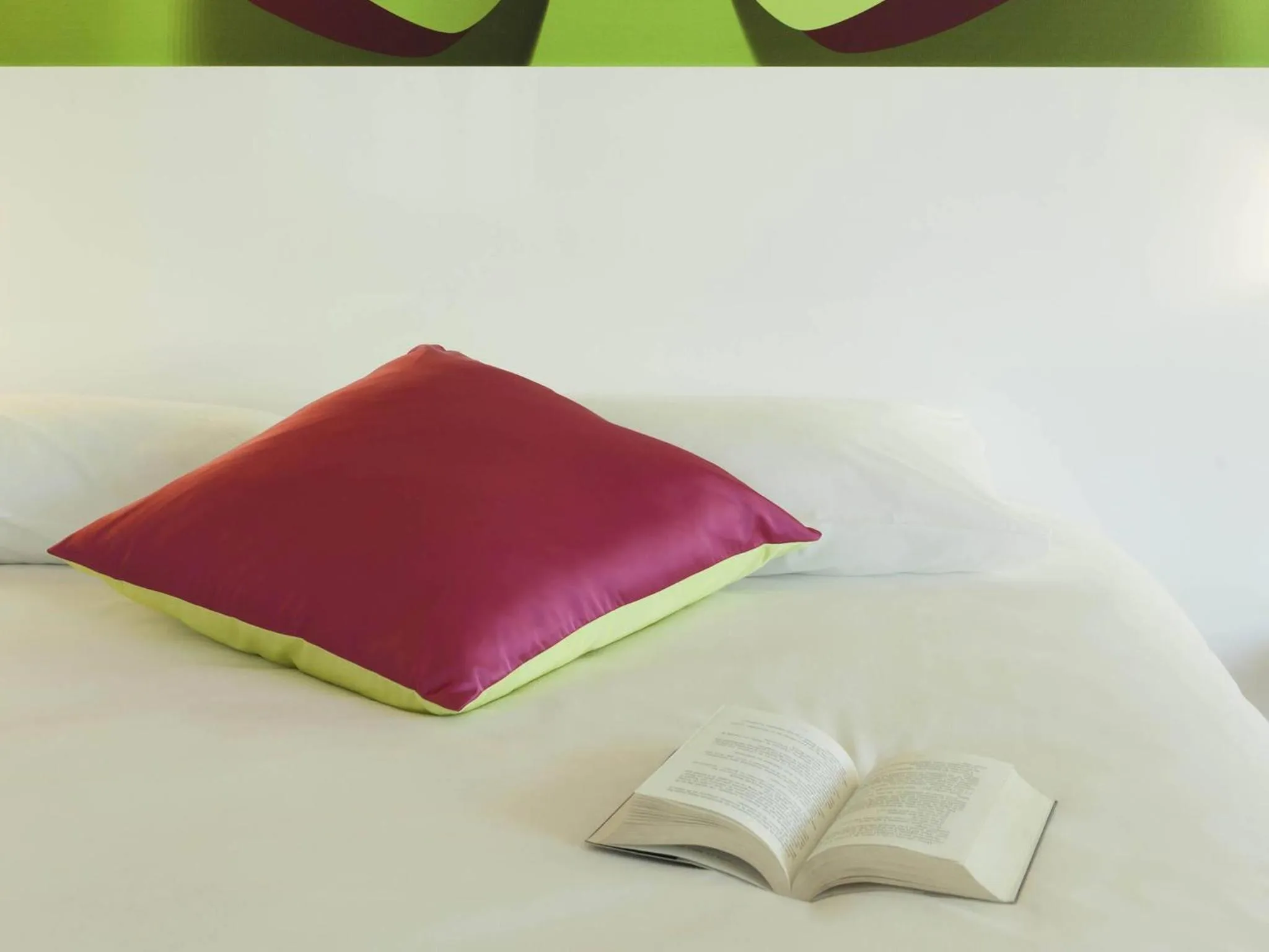 Bedroom, Bed in ibis Styles Bordeaux Saint Médard