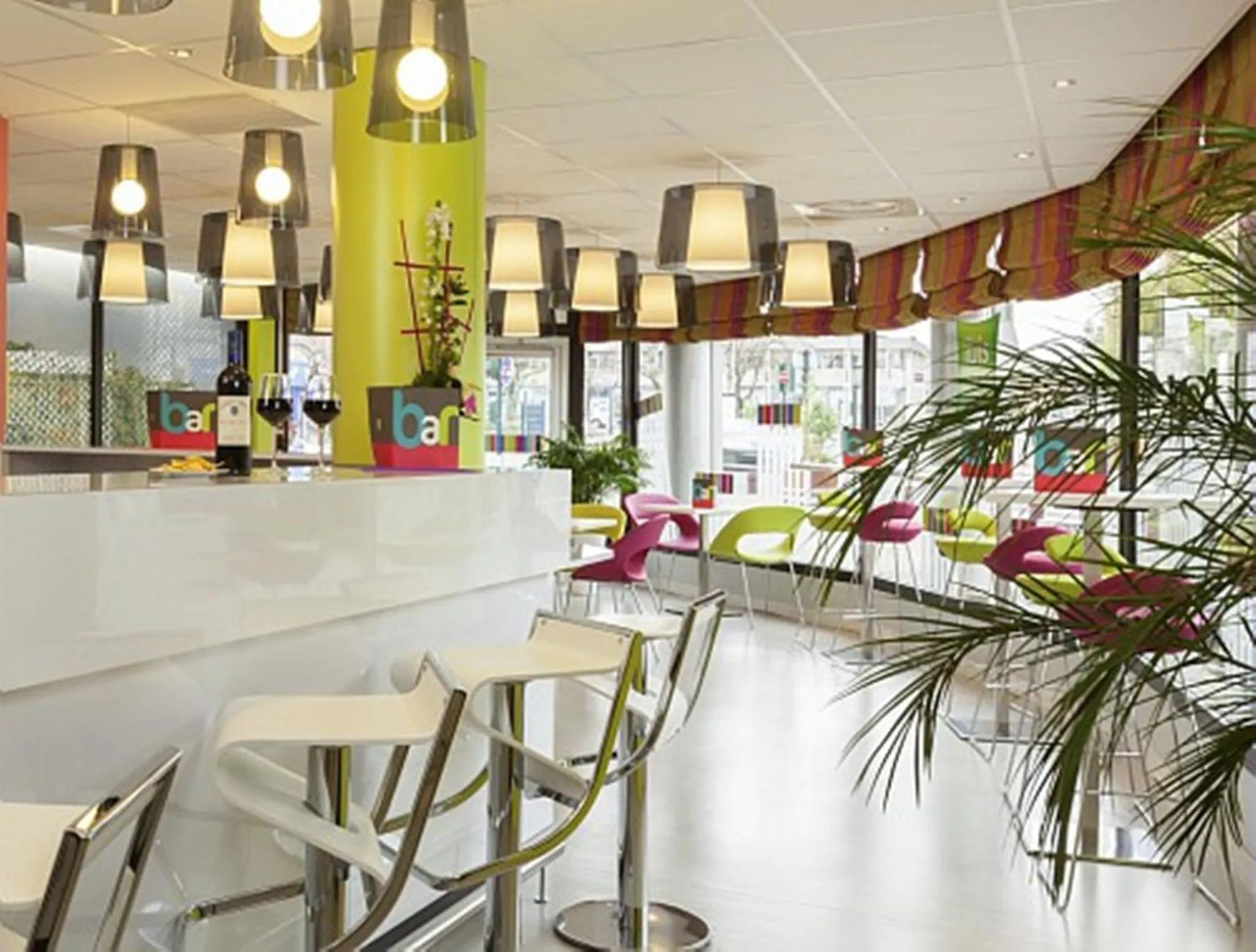 Lounge or bar in ibis Styles Bordeaux Saint Médard