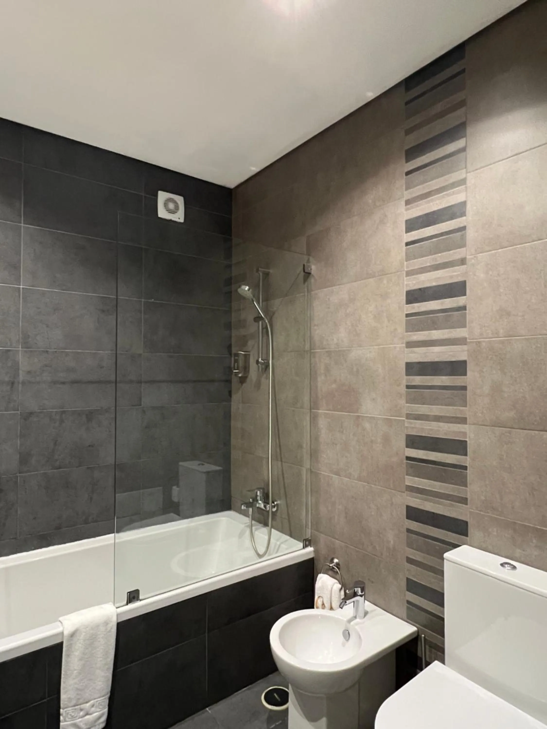 Shower in Quinta Saleiro Guesthouse