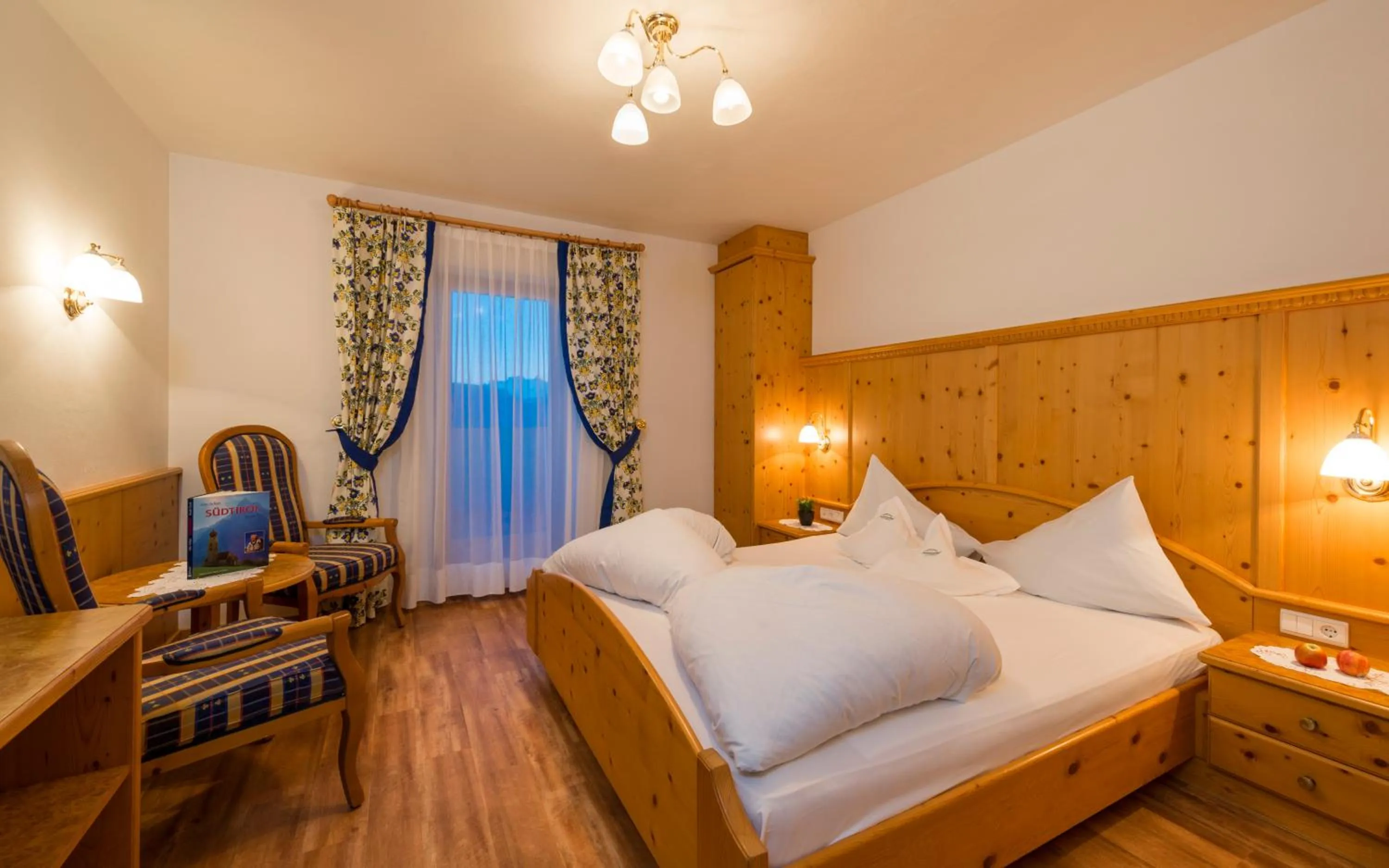 Decorative detail, Bed in Granpanorama Wellnesshotel Sambergerhof Superior