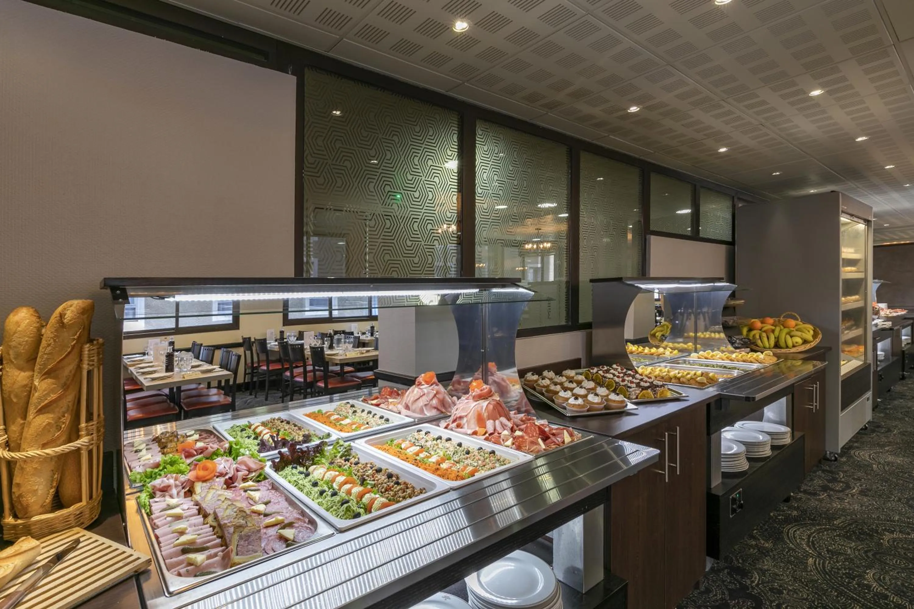 Restaurant/places to eat in Hôtel National