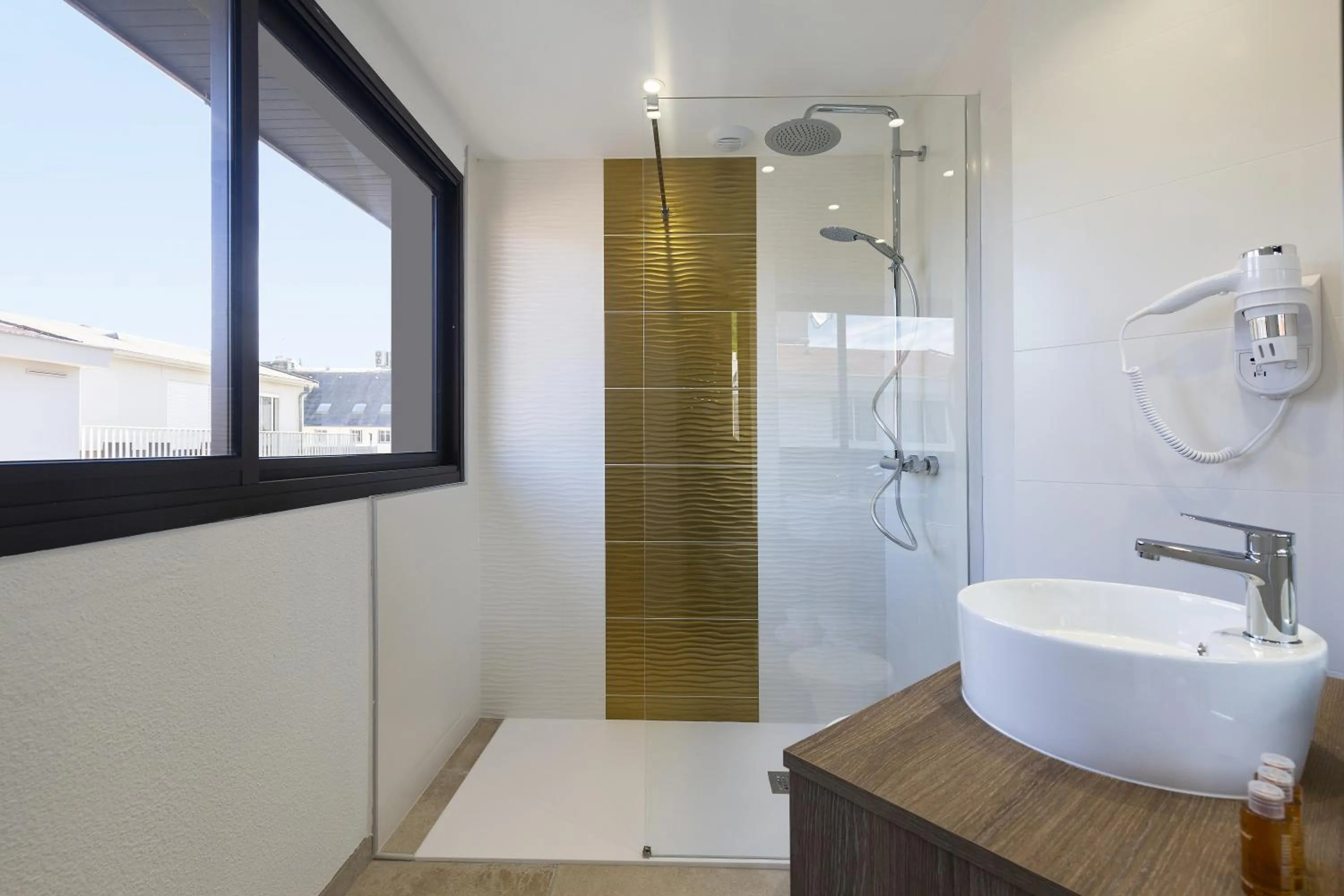 Bathroom in Hôtel National