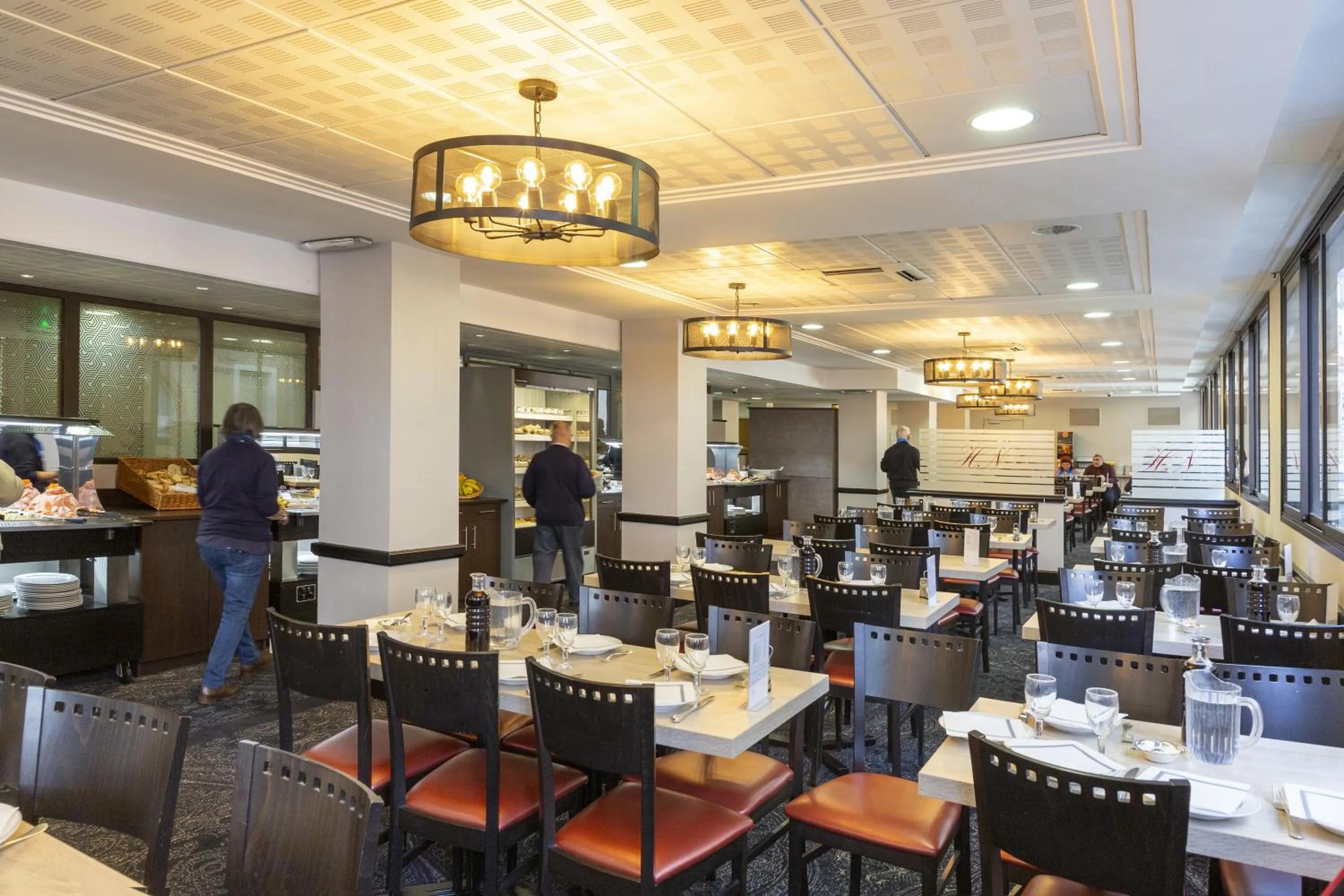 Restaurant/places to eat in Hôtel National