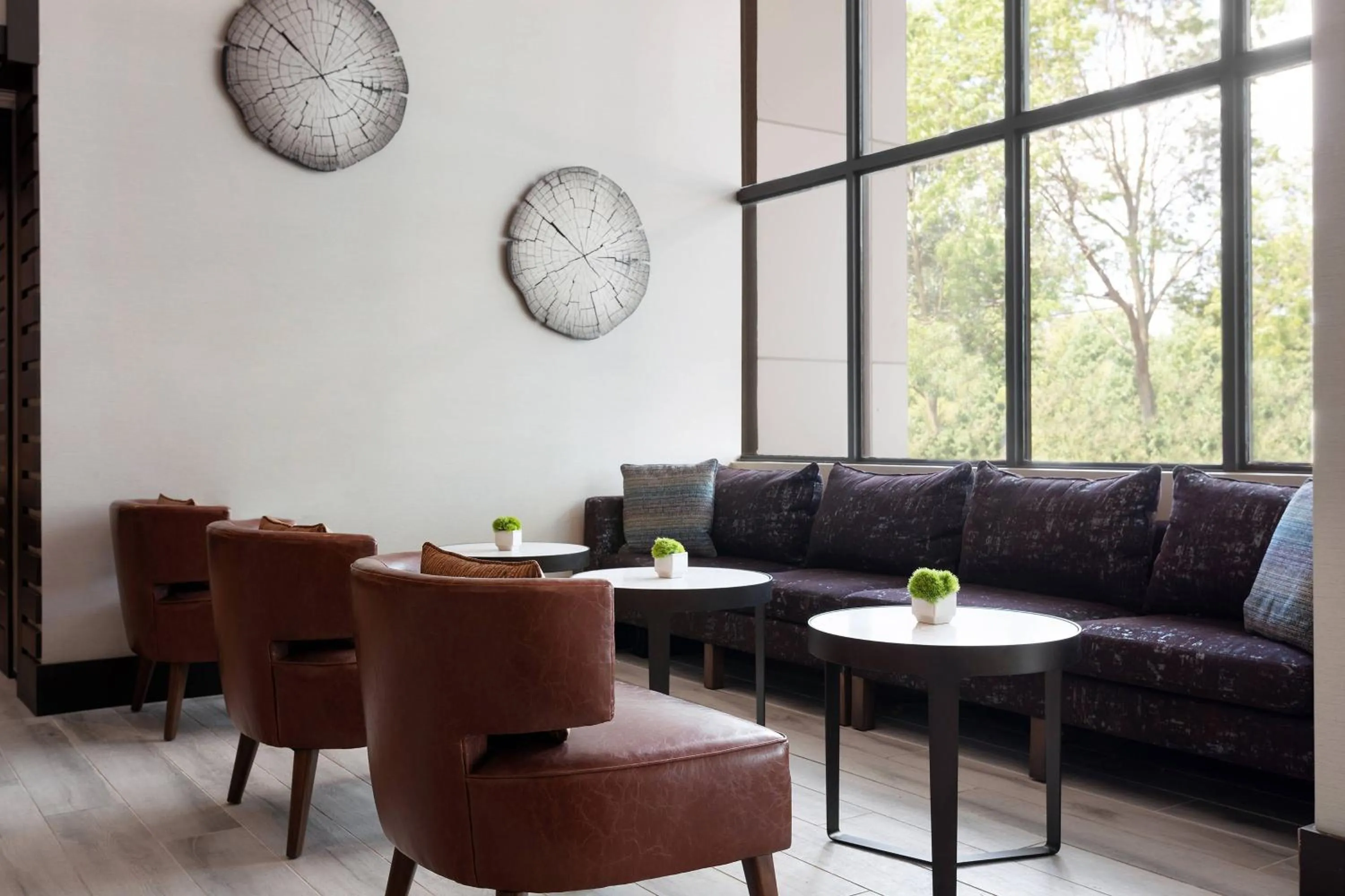 Lobby or reception in Delta Hotels by Marriott Burlington