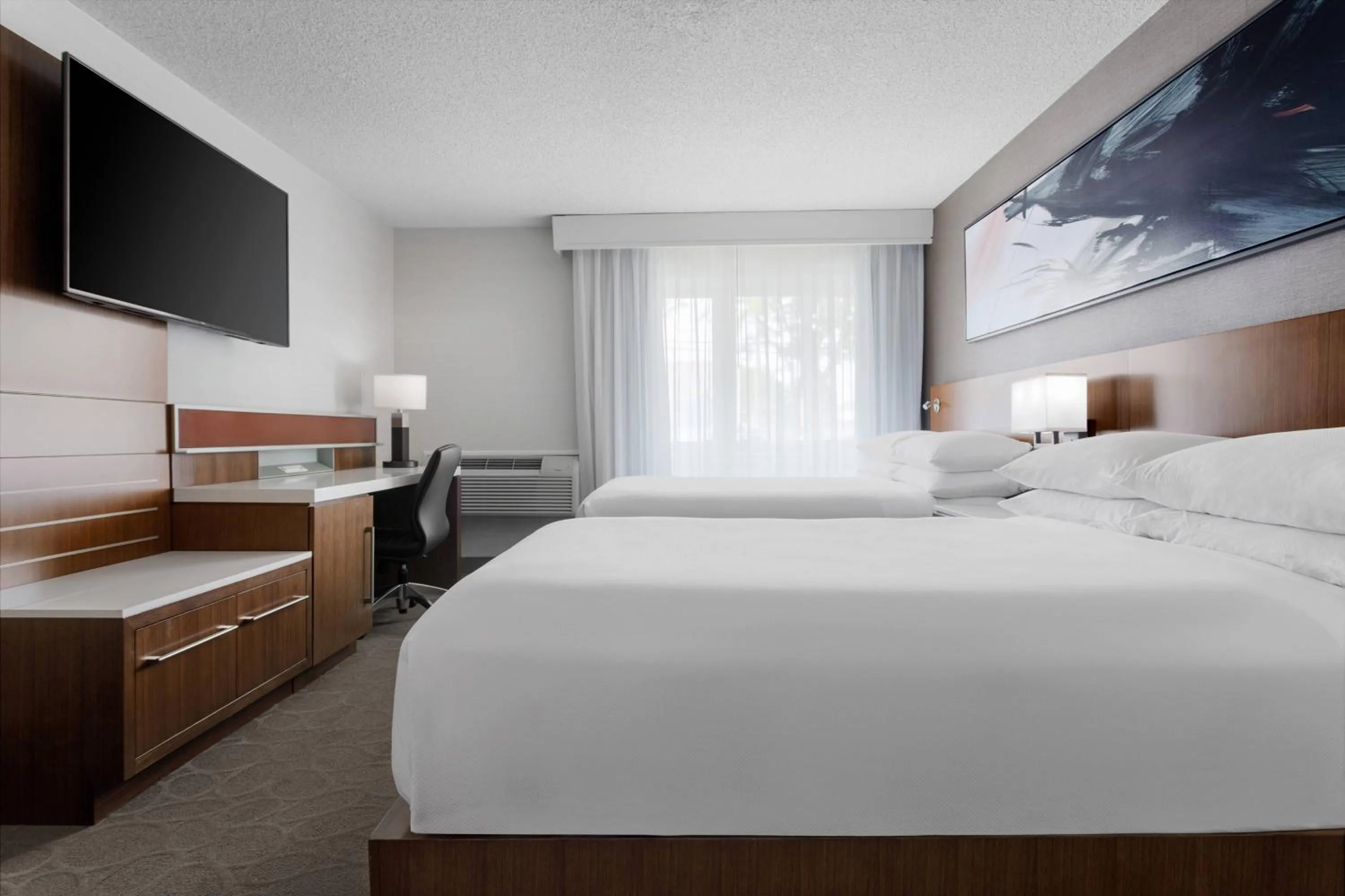 Photo of the whole room, Bed in Delta Hotels by Marriott Burlington