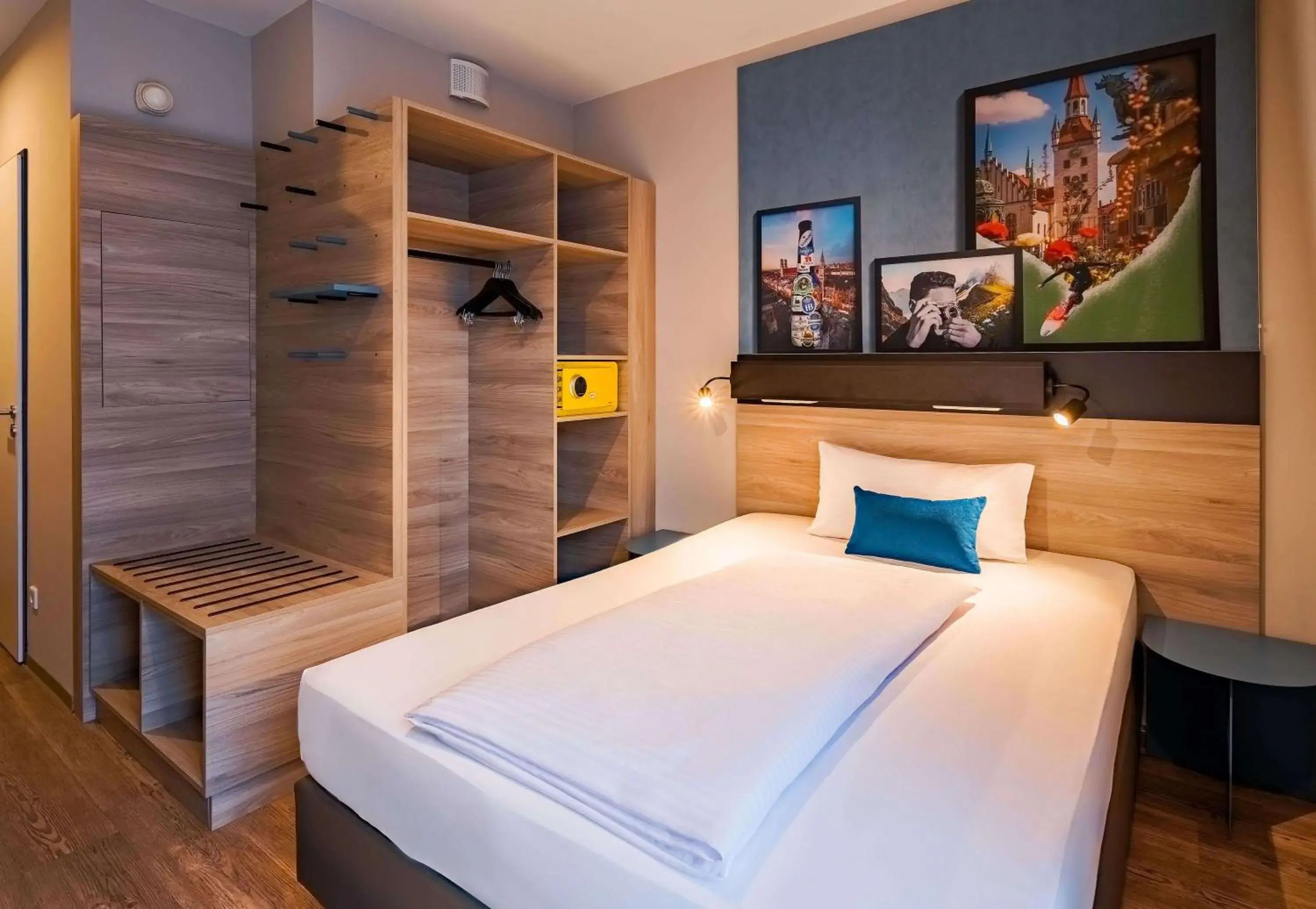 Photo of the whole room, Bed in Ramada Encore by Wyndham Munich Messe Photo of the whole room, Bed in Ramada Encore by Wyndham Munich Messe