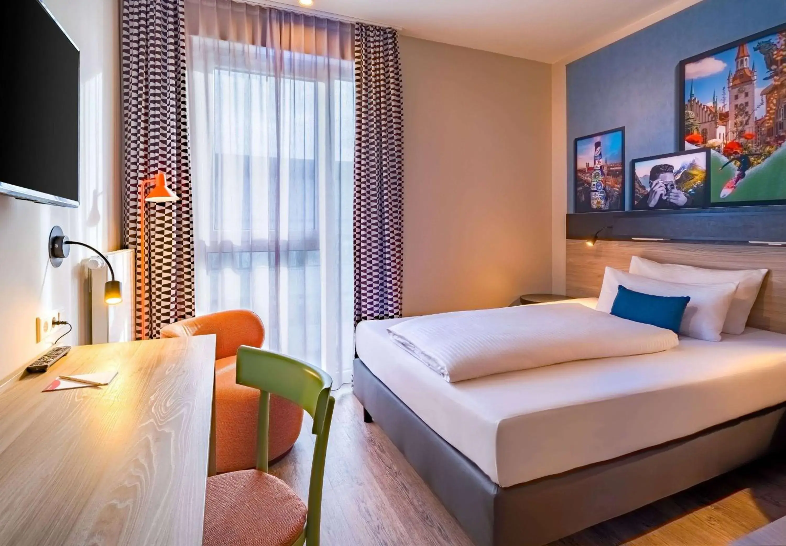 Premium Room with One Queen Bed in Ramada Encore by Wyndham Munich Messe Premium Room with One Queen Bed in Ramada Encore by Wyndham Munich Messe