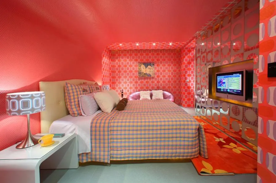 Rainbow Forest Motel